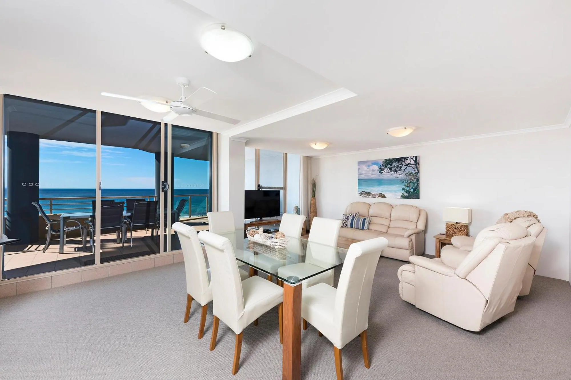 Living room in Beaches International