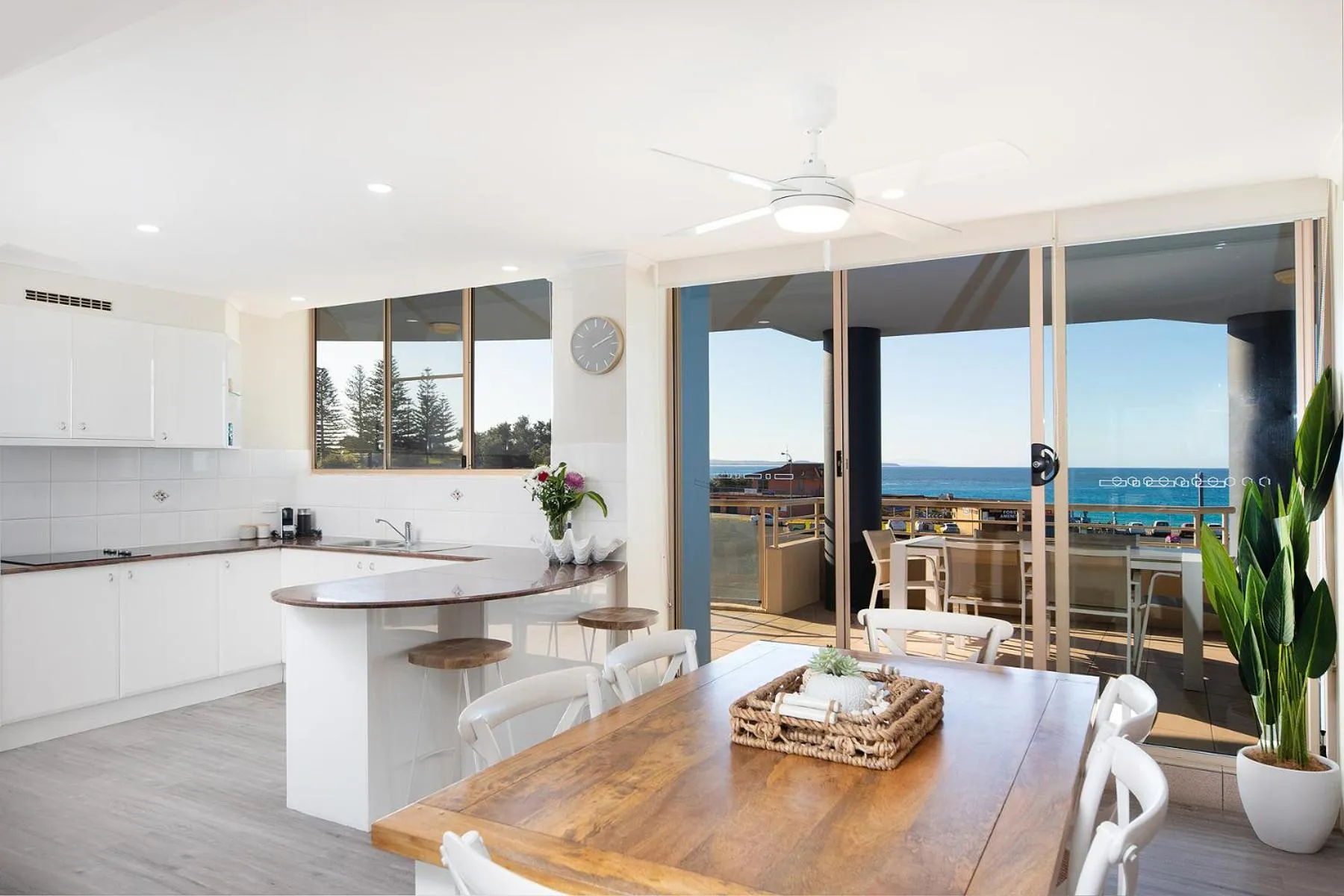 Kitchen or kitchenette in Beaches International