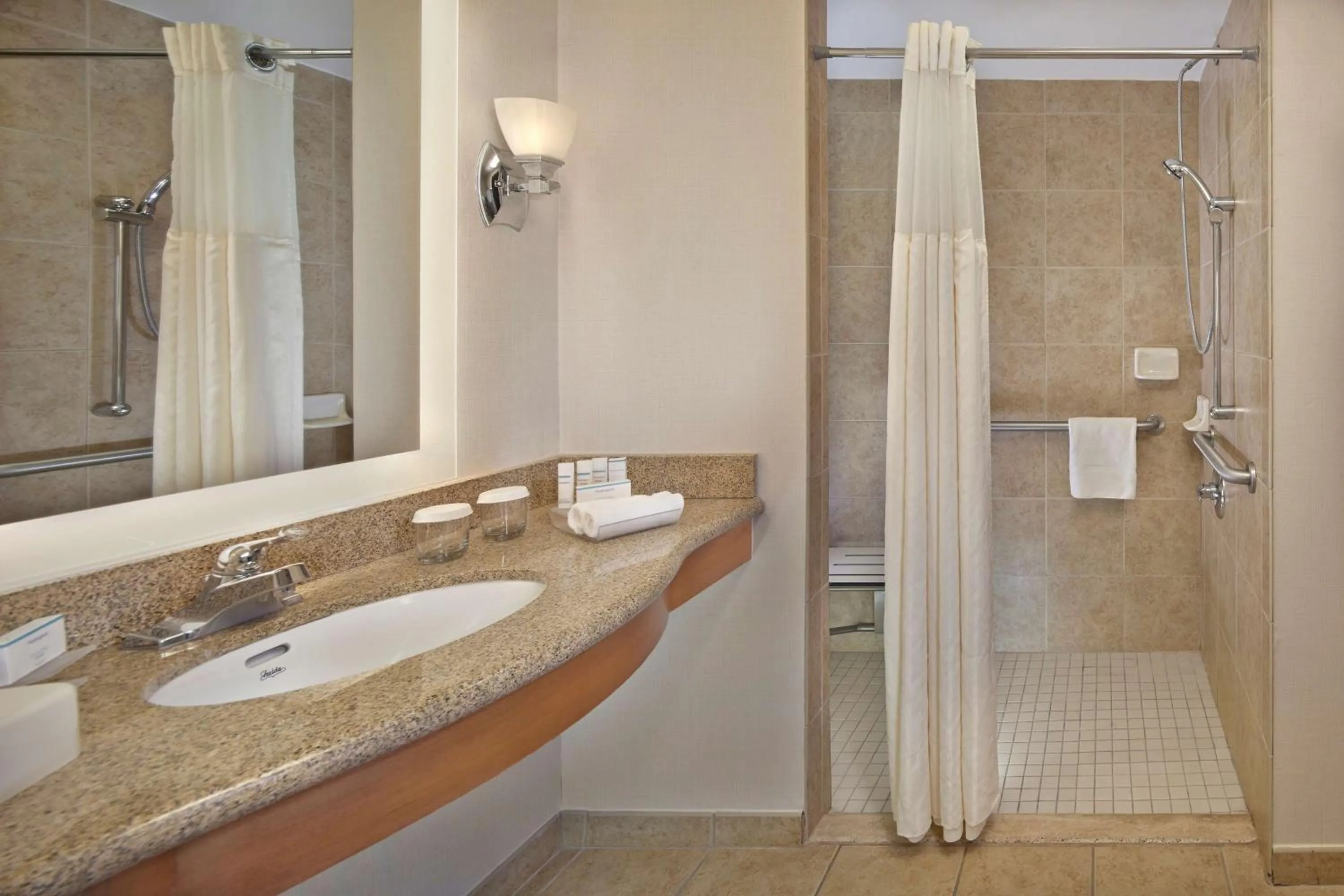 Bathroom in Homewood Suites by Hilton Daytona Beach Speedway-Airport