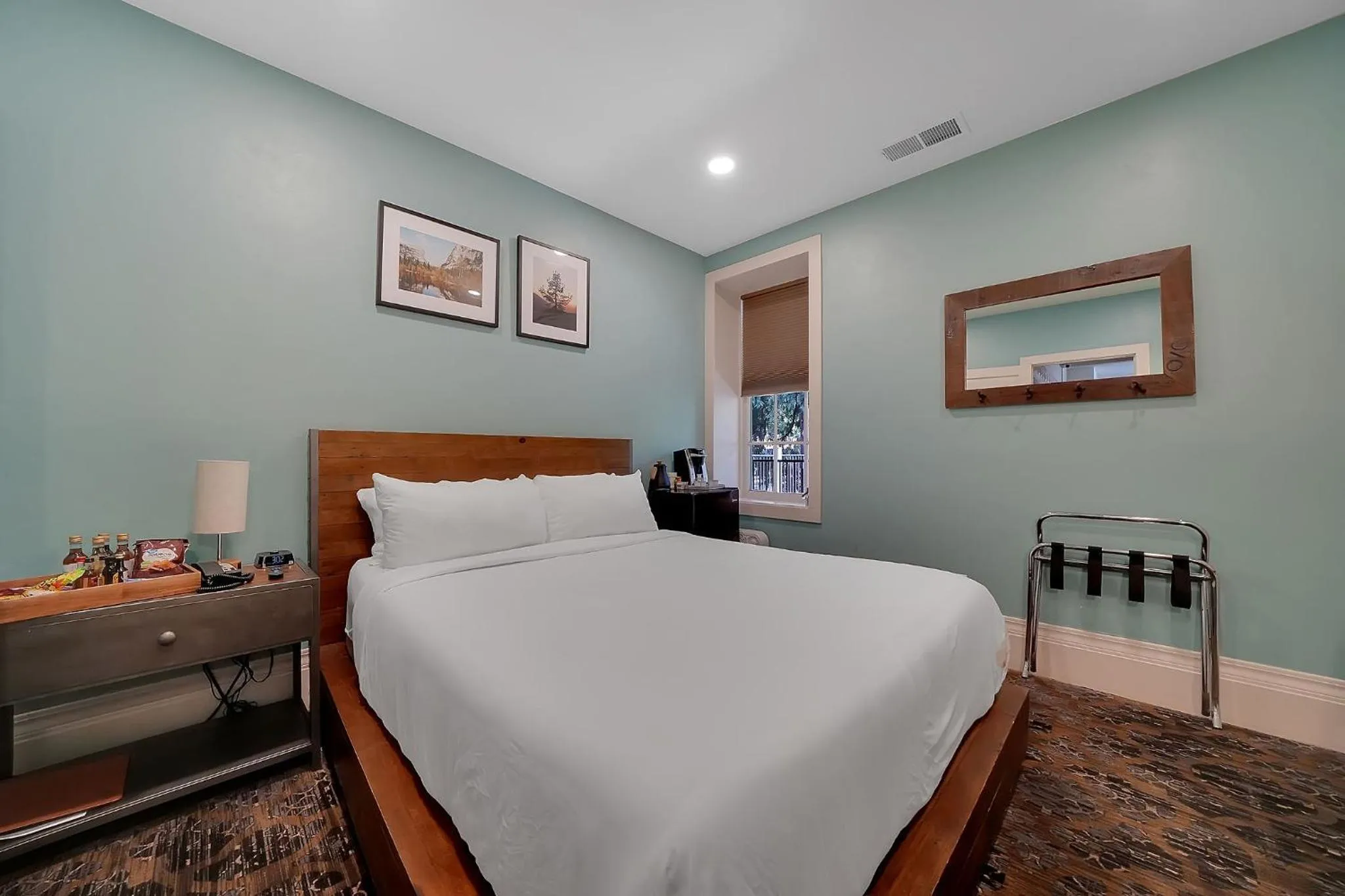 Bed in The Groveland Hotel