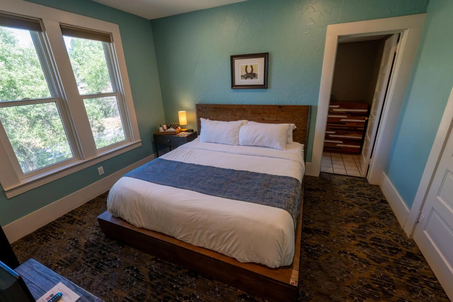 Bed in The Groveland Hotel