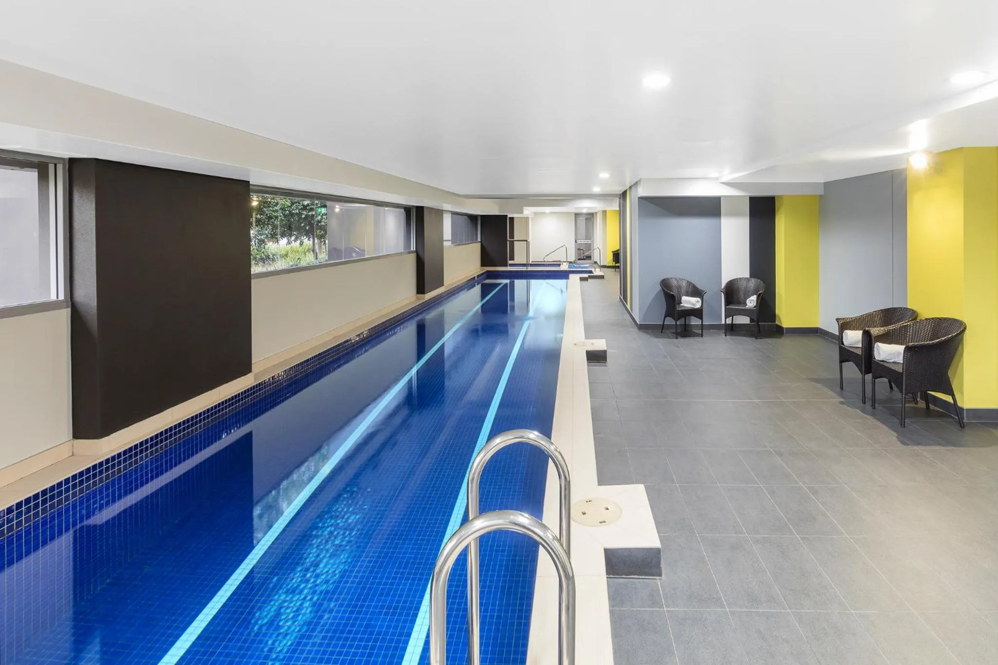 Swimming pool in Meriton Suites Zetland
