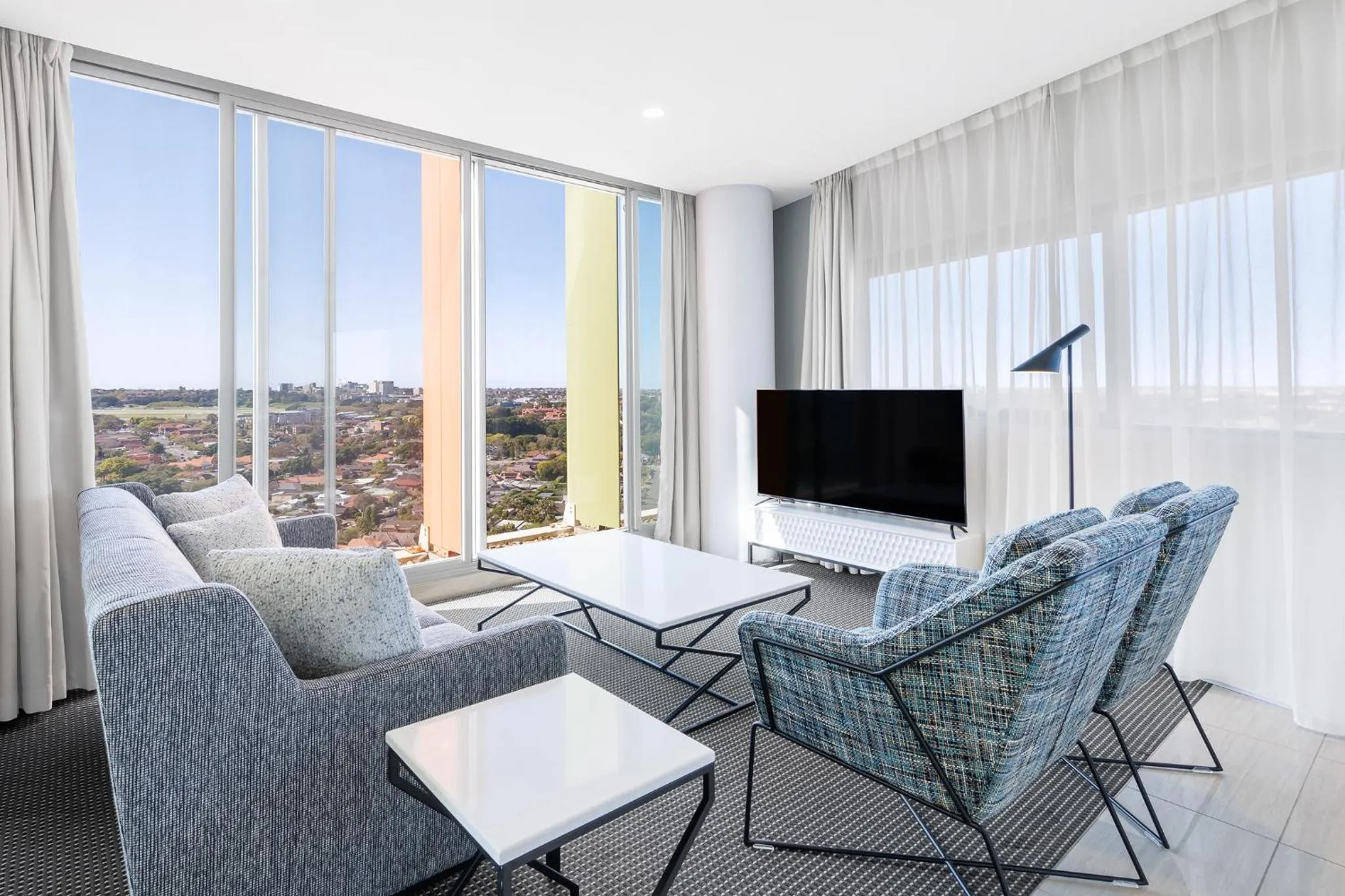 TV and multimedia in Meriton Suites Zetland