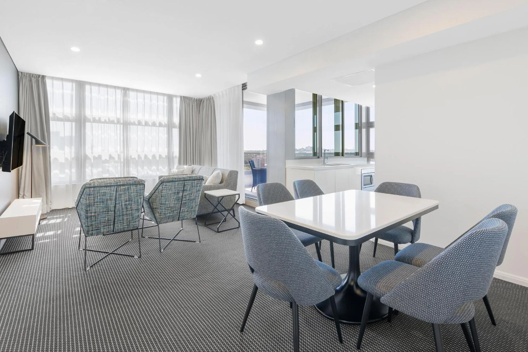 TV and multimedia in Meriton Suites Zetland