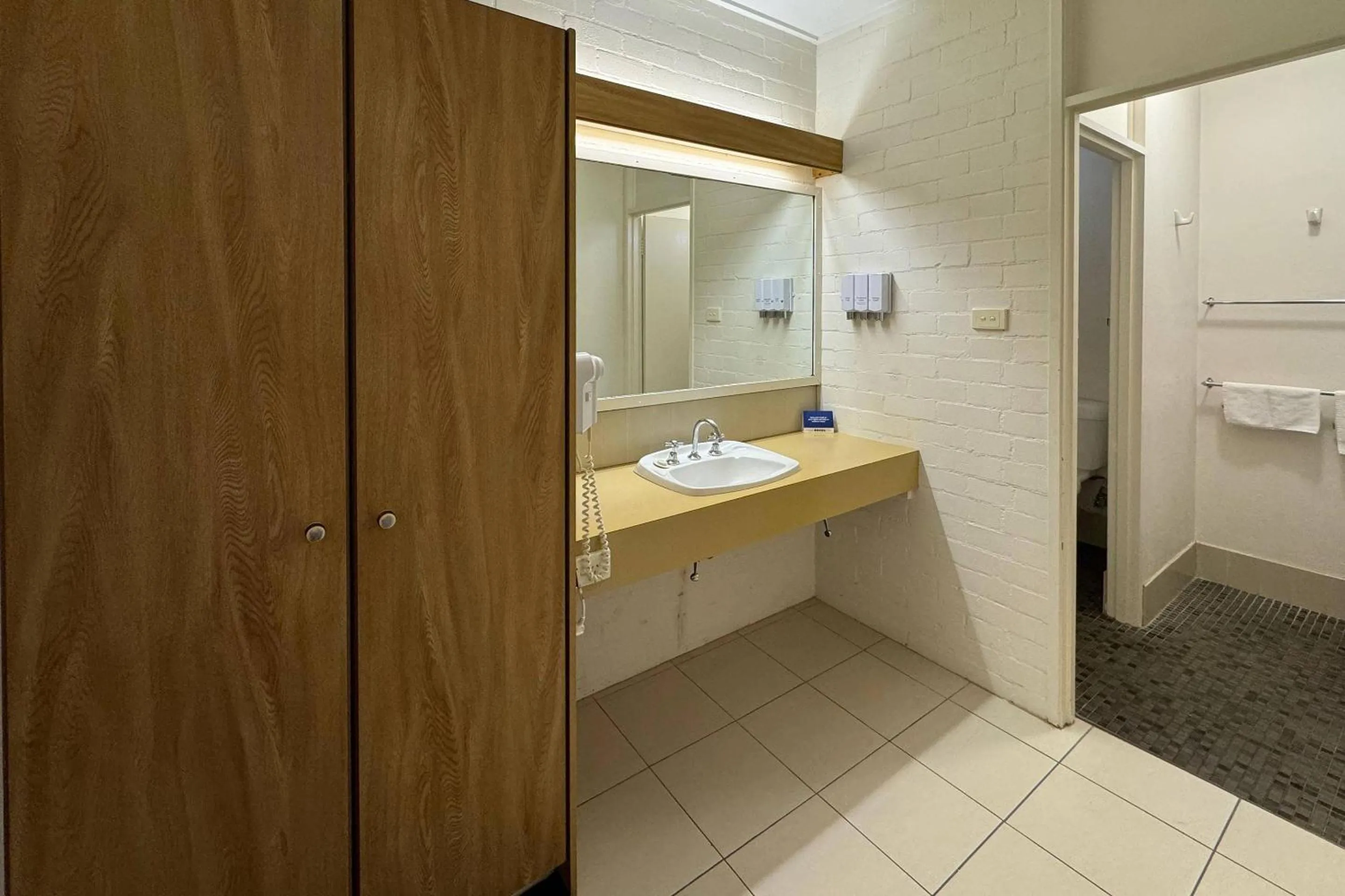 Bedroom in Comfort Inn Gateway Tamworth