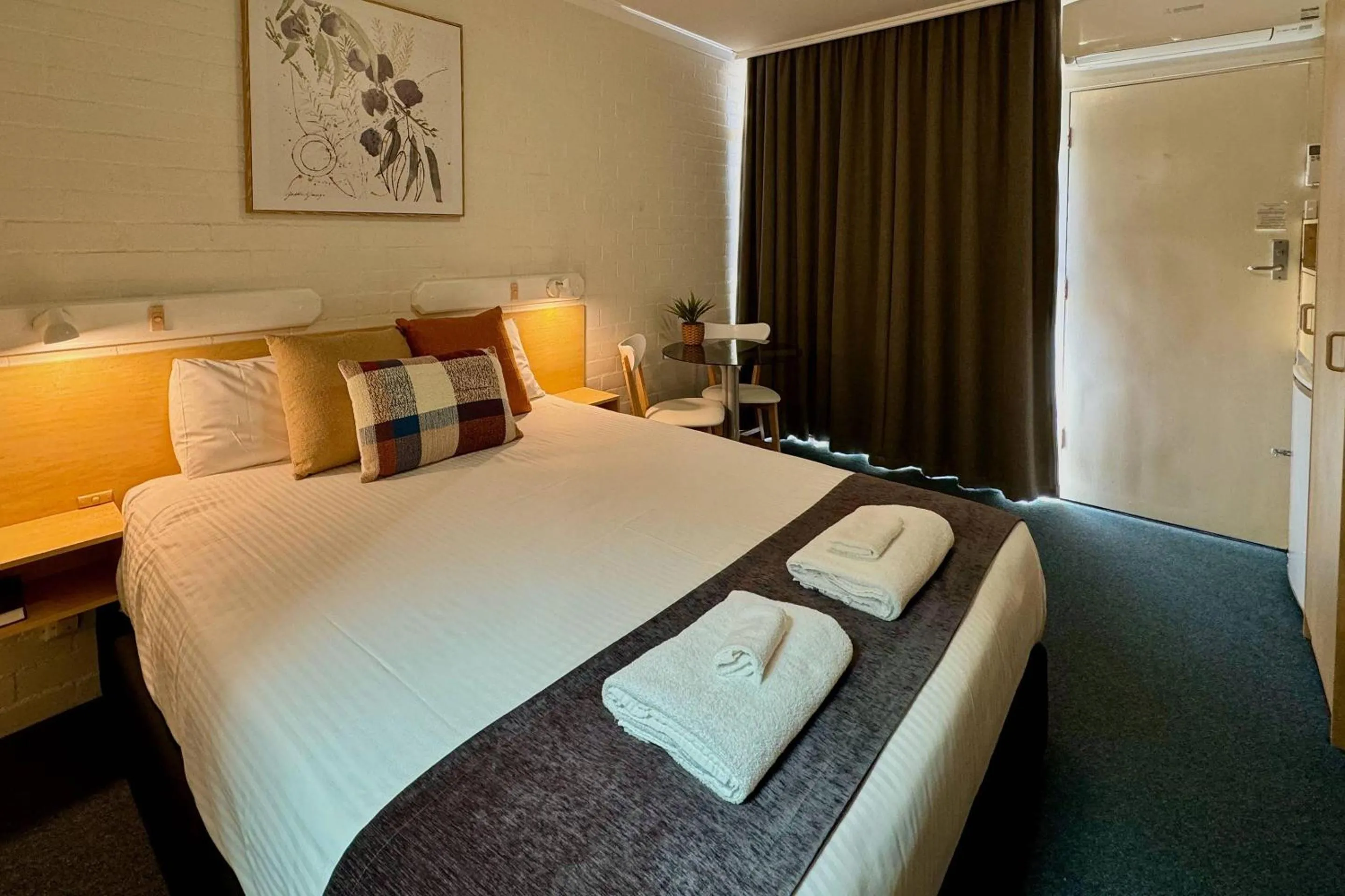 Bedroom, Bed in Comfort Inn Gateway Tamworth