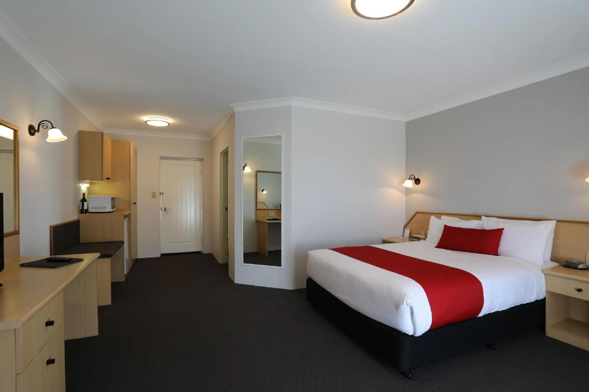 Bed in Econo Lodge Gateway Tamworth
