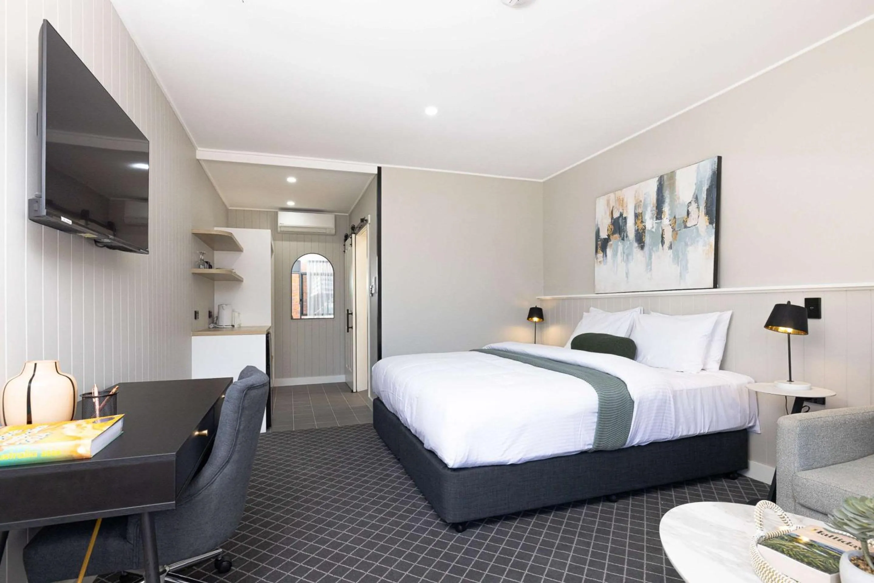 Bedroom, Bed in Econo Lodge Gateway Tamworth