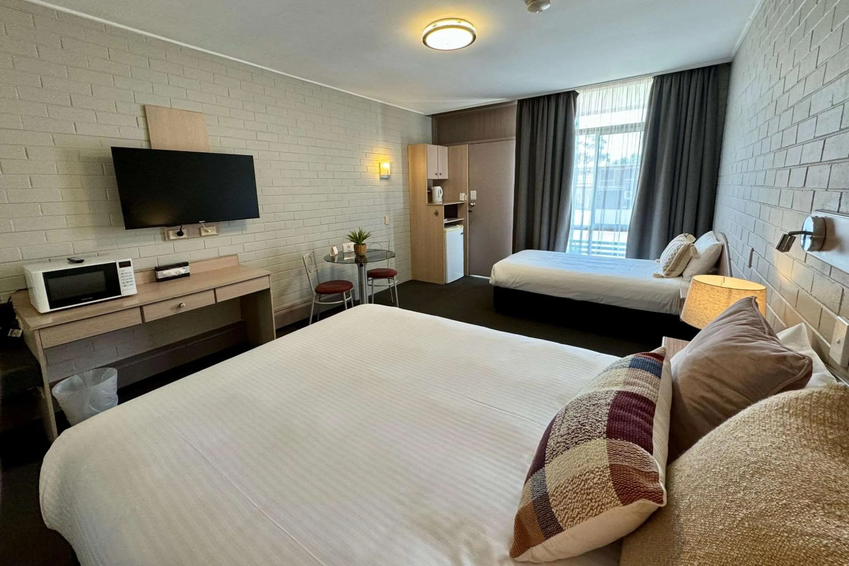 Bedroom, Bed in Econo Lodge Gateway Tamworth