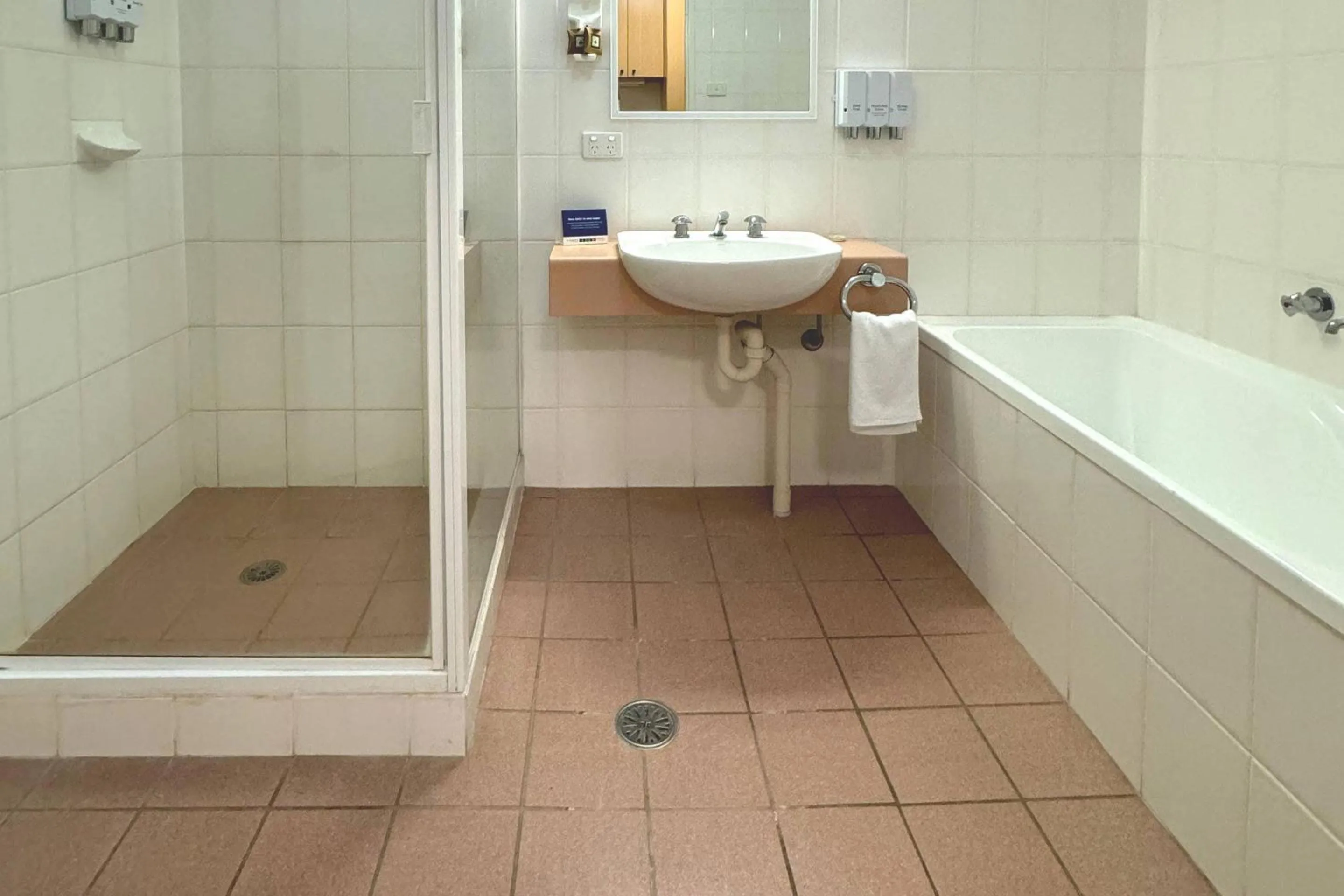 Bedroom in Comfort Inn Gateway Tamworth