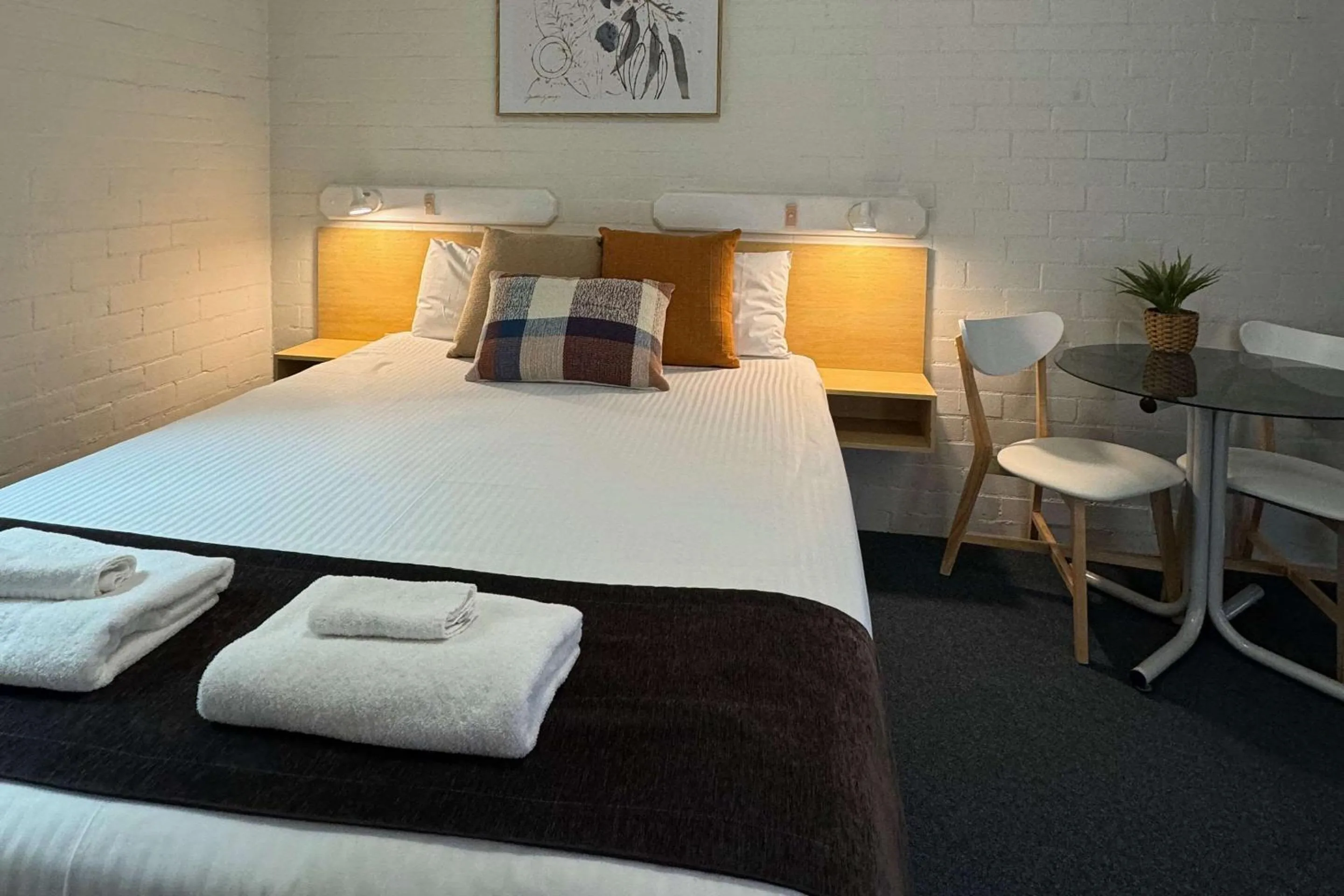 Bedroom, Bed in Econo Lodge Gateway Tamworth