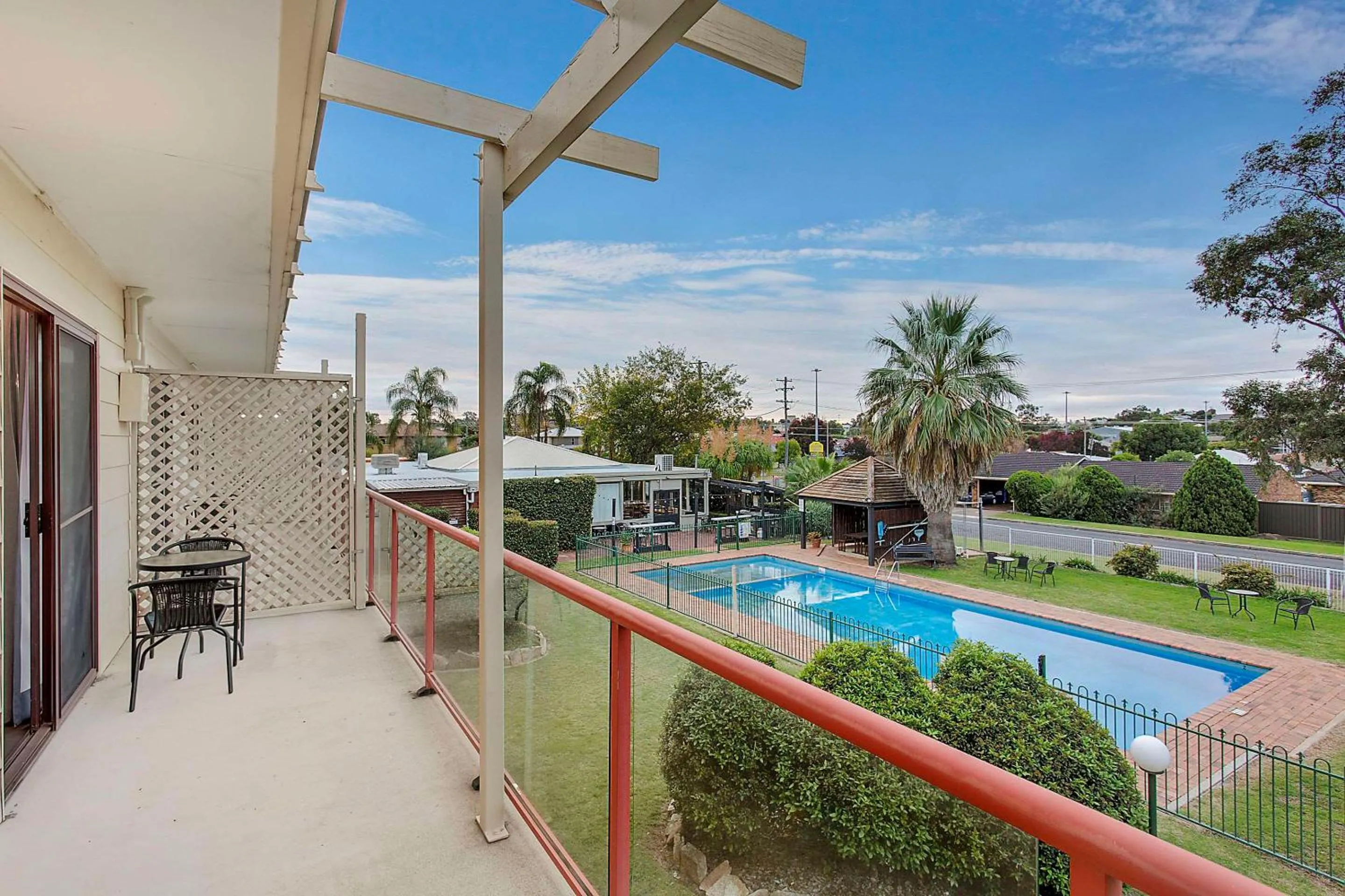Swimming pool in Econo Lodge Gateway Tamworth