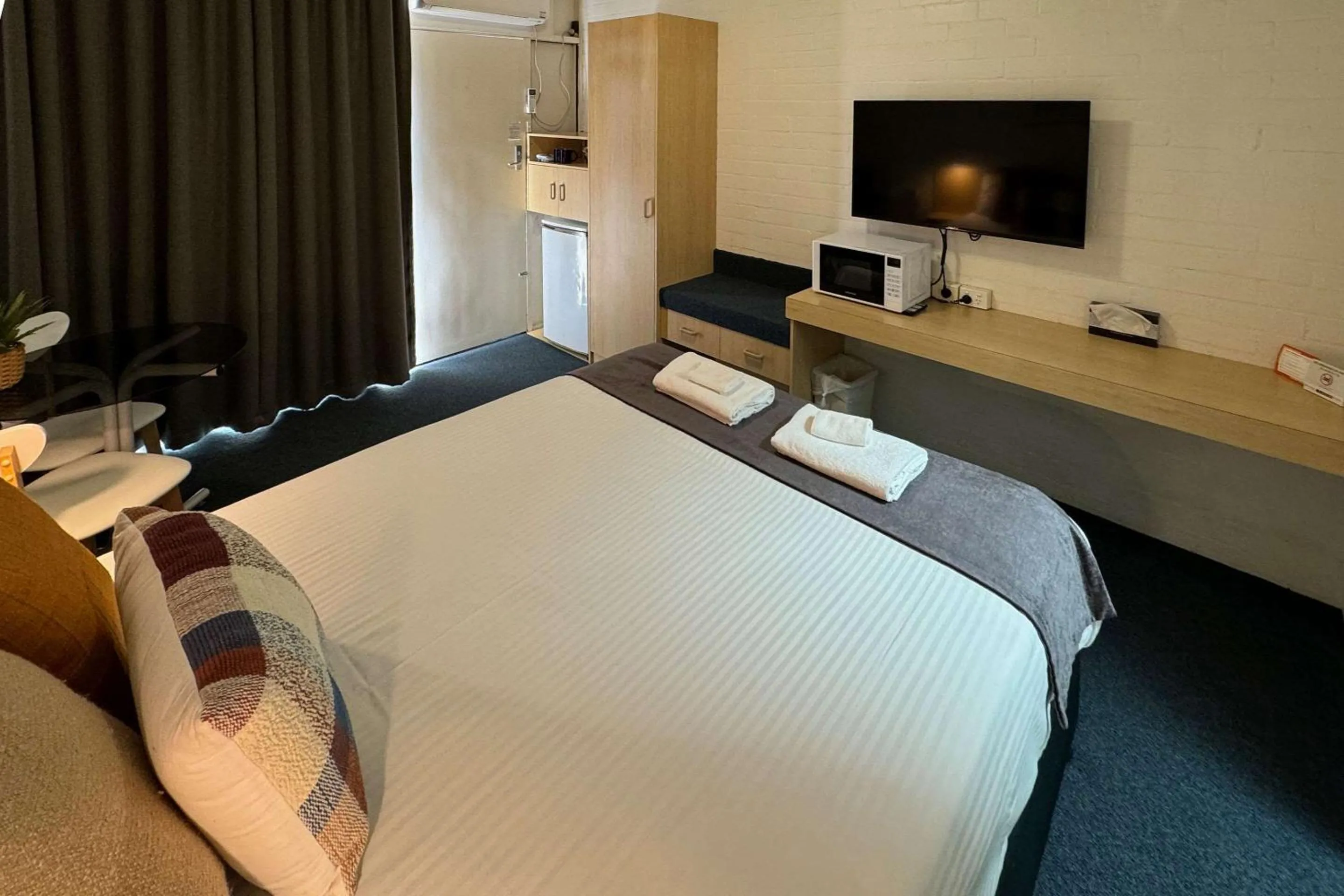 Bedroom, Bed in Econo Lodge Gateway Tamworth