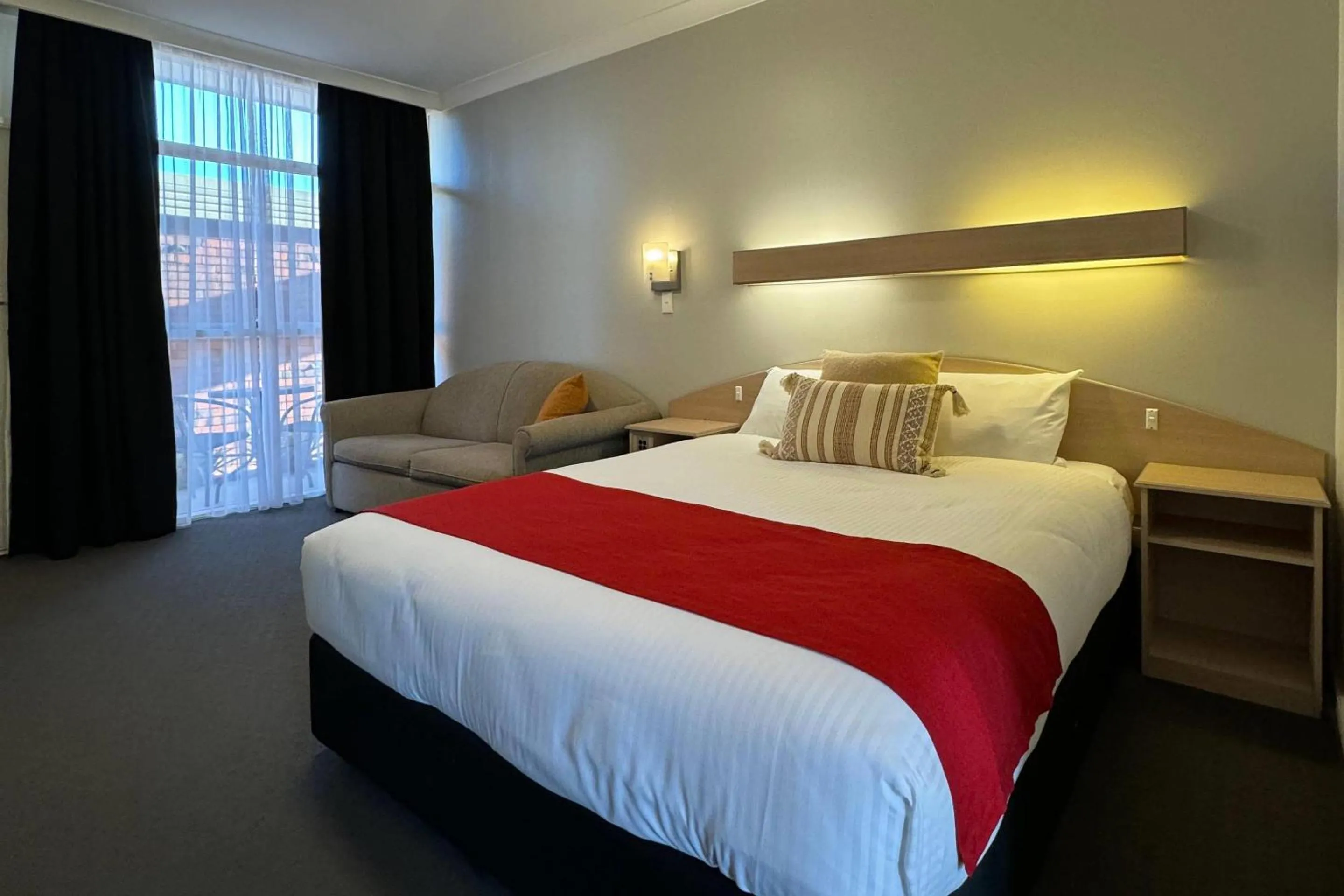 Bedroom, Bed in Comfort Inn Gateway Tamworth