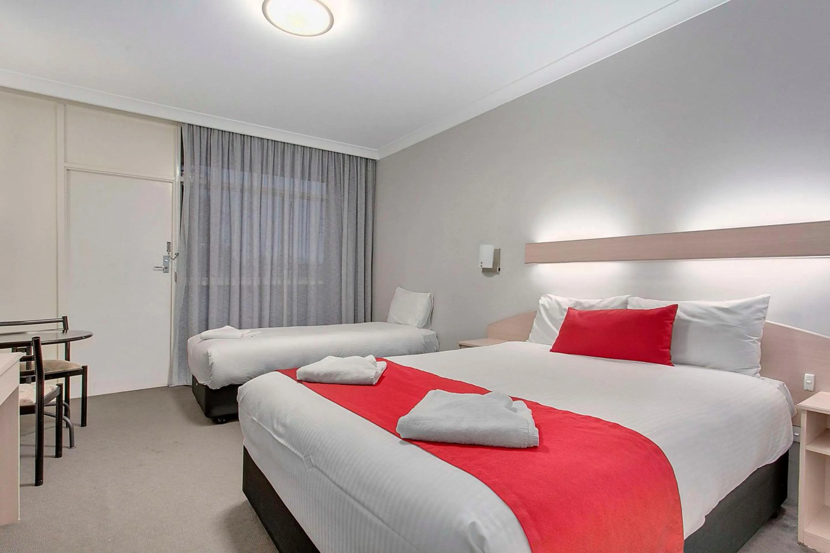 Bedroom, Bed in Econo Lodge Gateway Tamworth