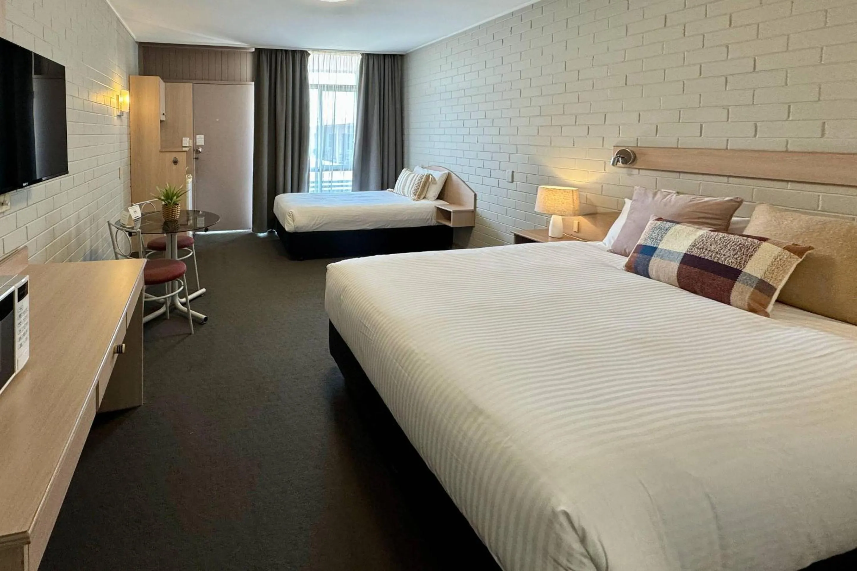 Bedroom, Bed in Comfort Inn Gateway Tamworth