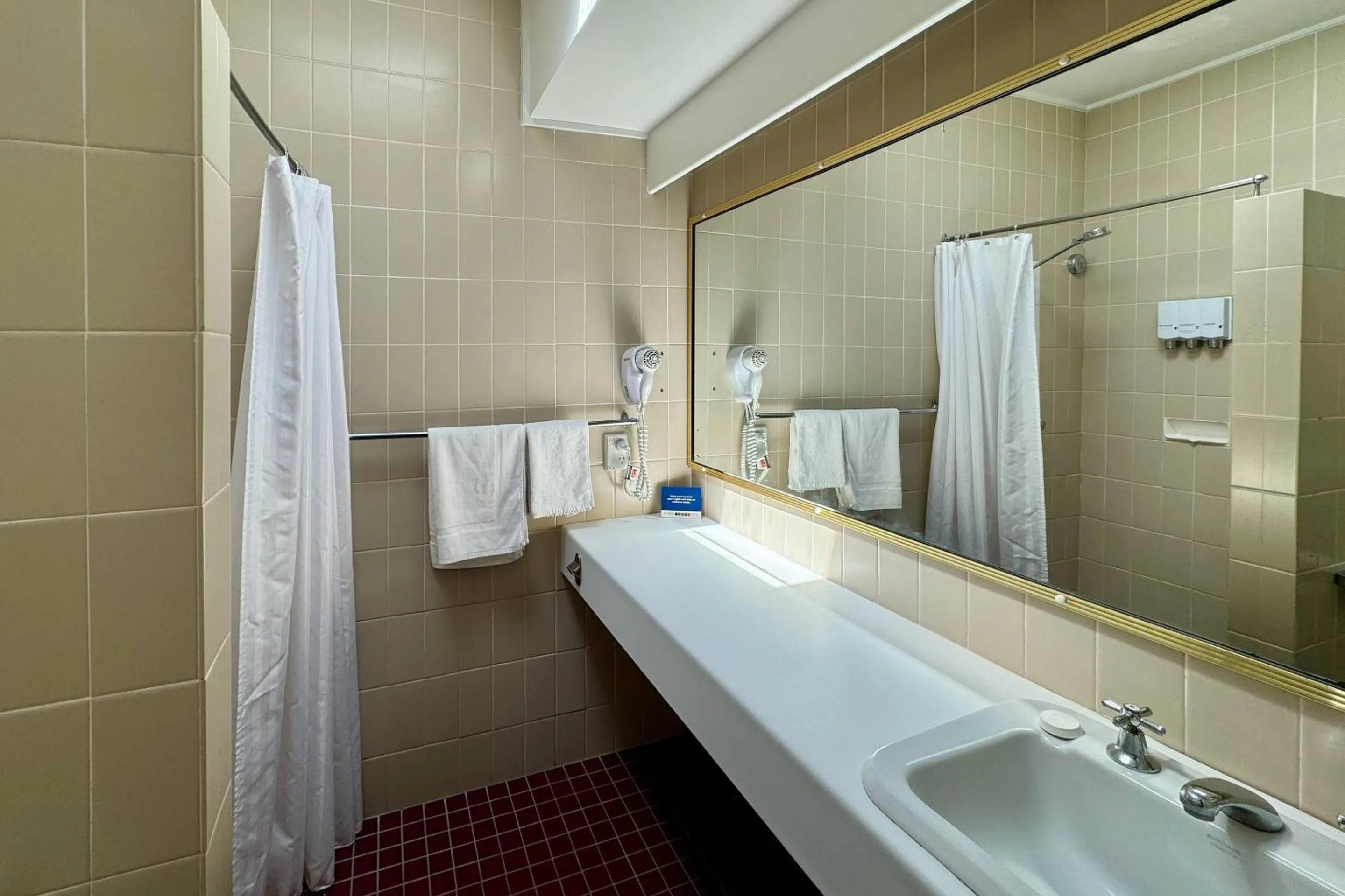 Bedroom in Comfort Inn Gateway Tamworth