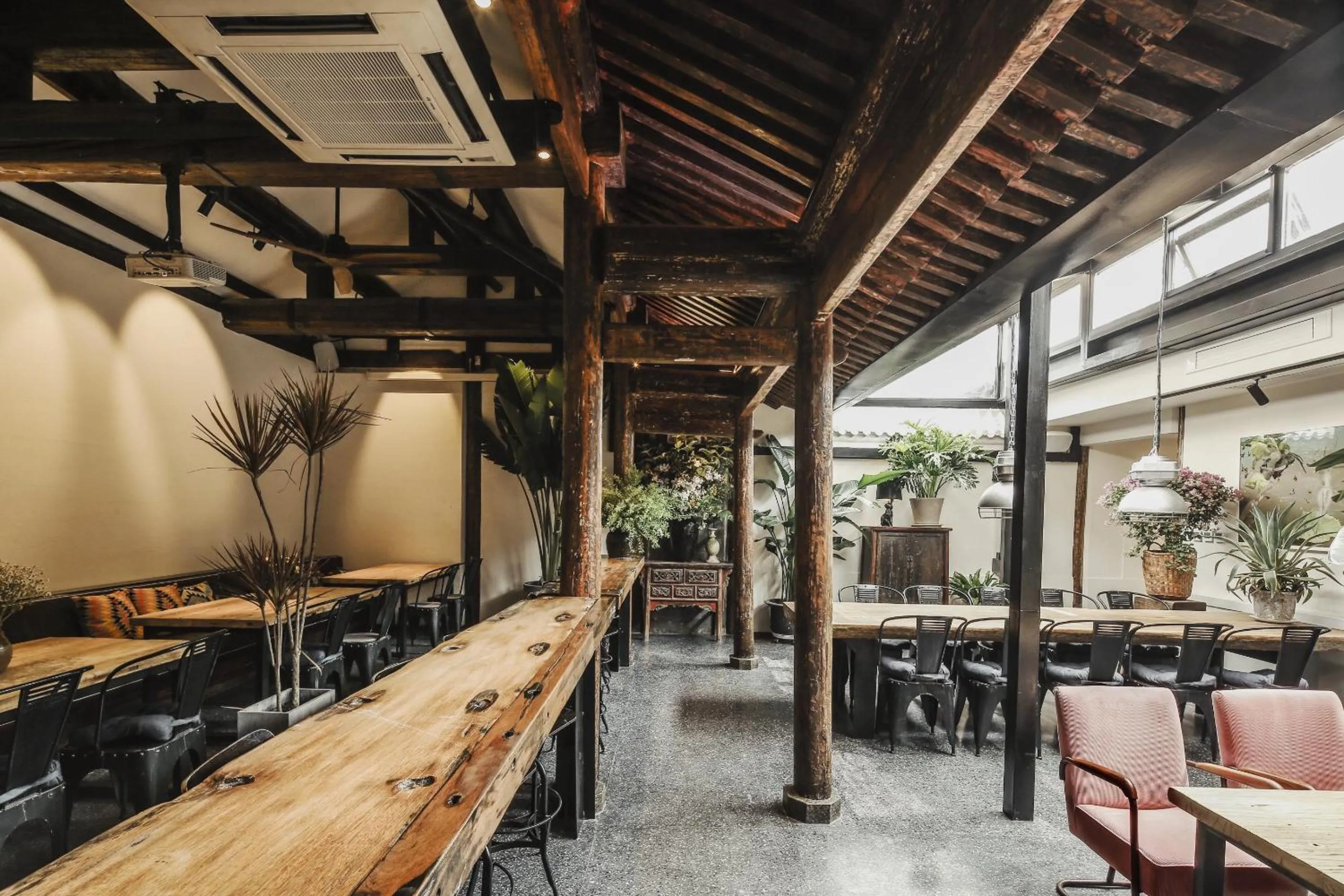 Restaurant/places to eat in Peking Yard Boutique Hotel