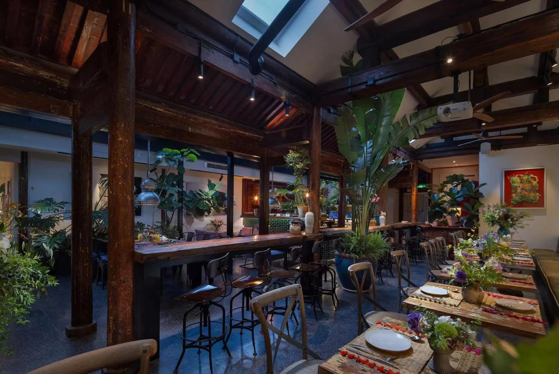 Restaurant/places to eat in Peking Yard Boutique Hotel