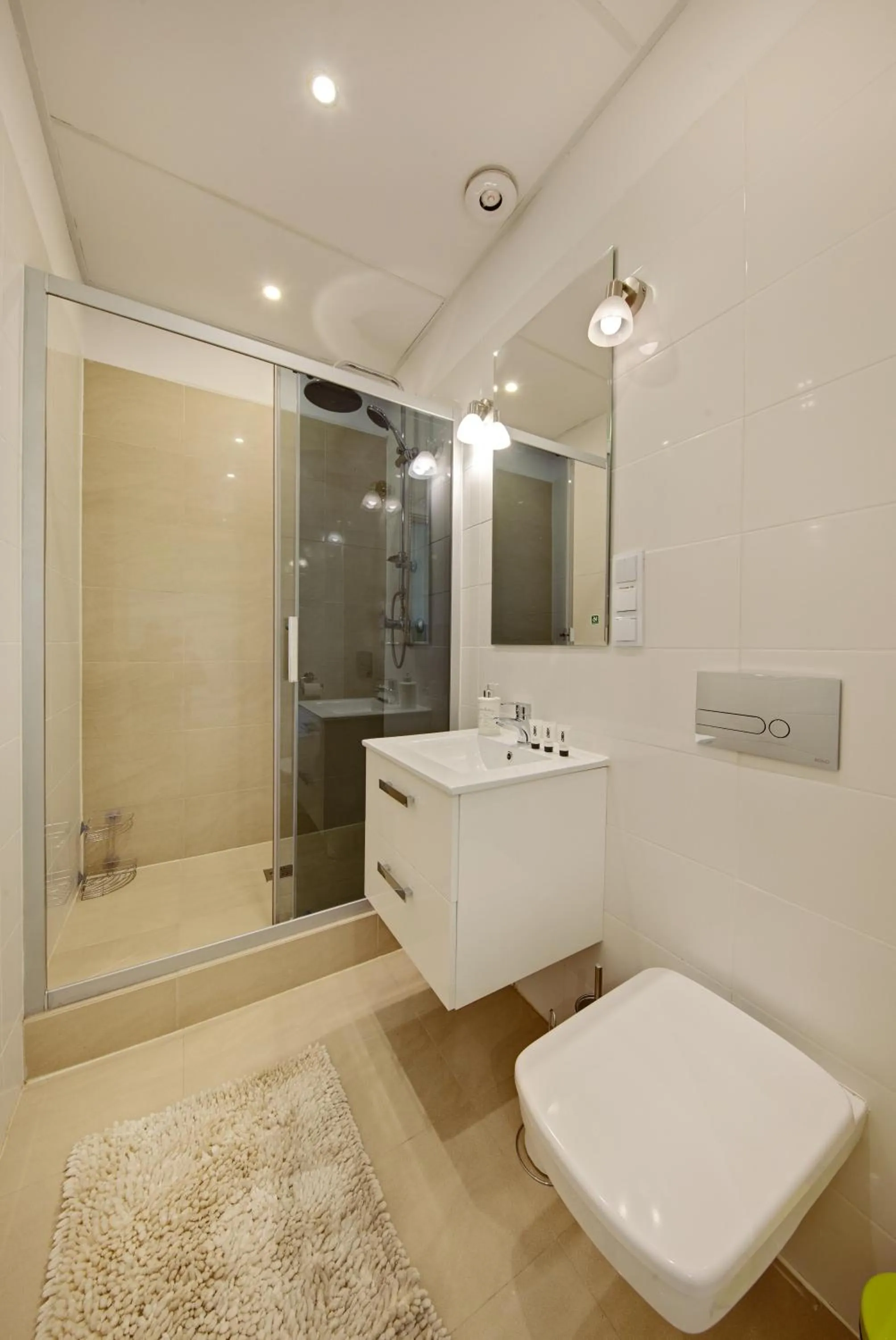 Jagiellonska 3 ApartHotel - Duze przestronne pokoje, centrum miasta, szybkie WiFi