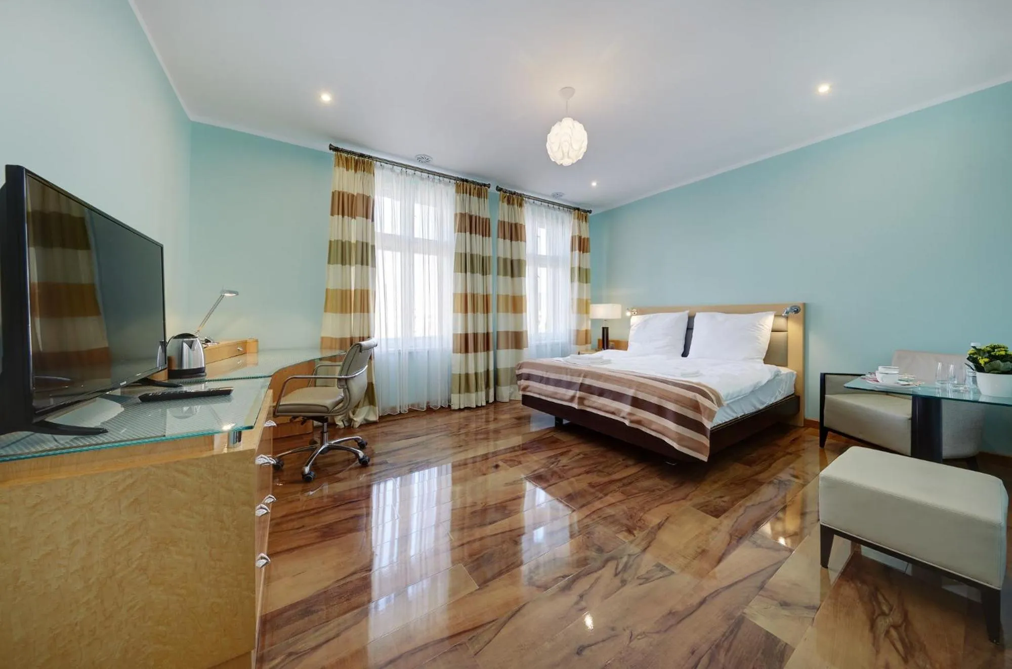 Jagiellonska 3 ApartHotel - Duze przestronne pokoje, centrum miasta, szybkie WiFi