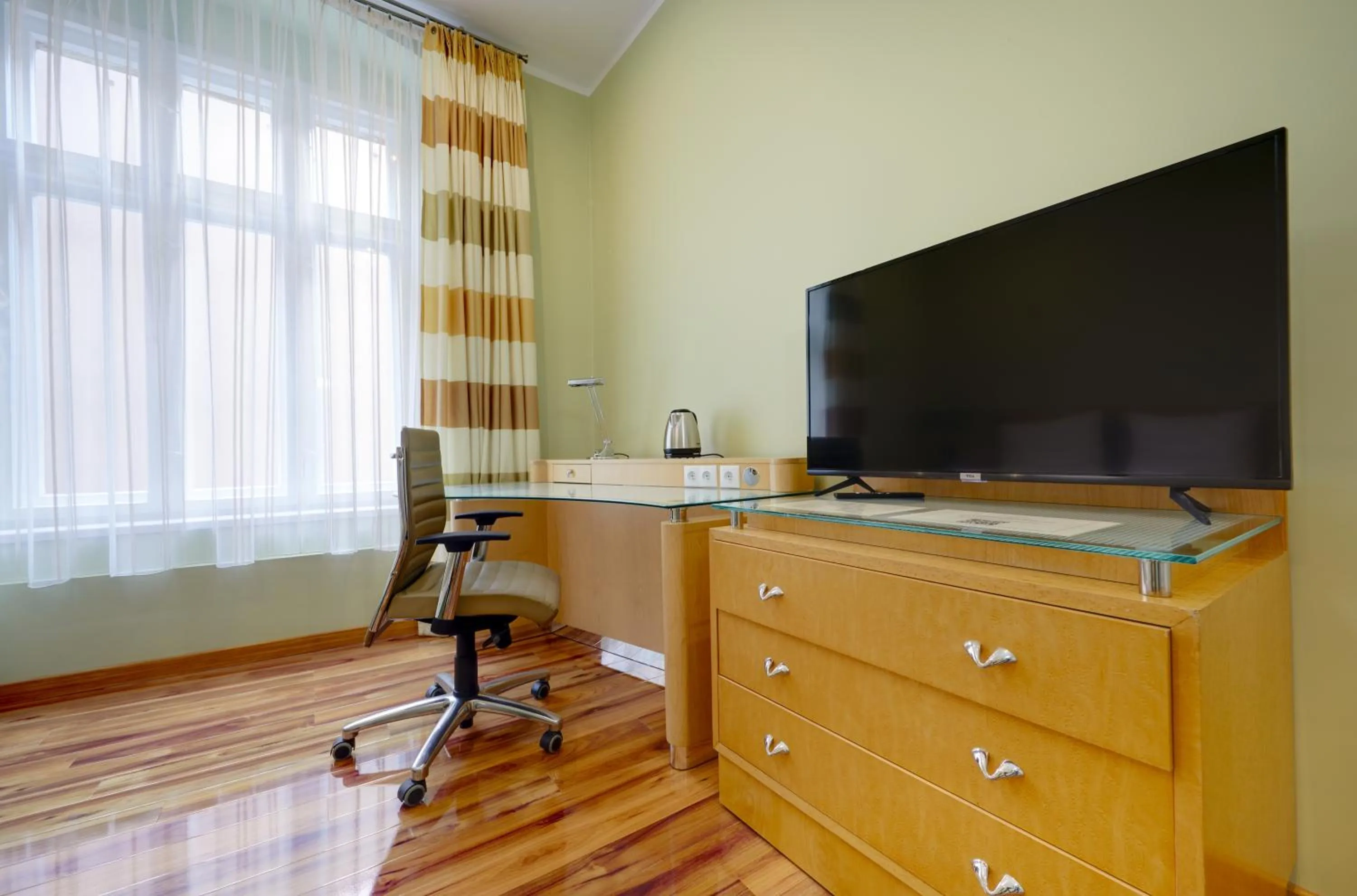 Jagiellonska 3 ApartHotel - Duze przestronne pokoje, centrum miasta, szybkie WiFi