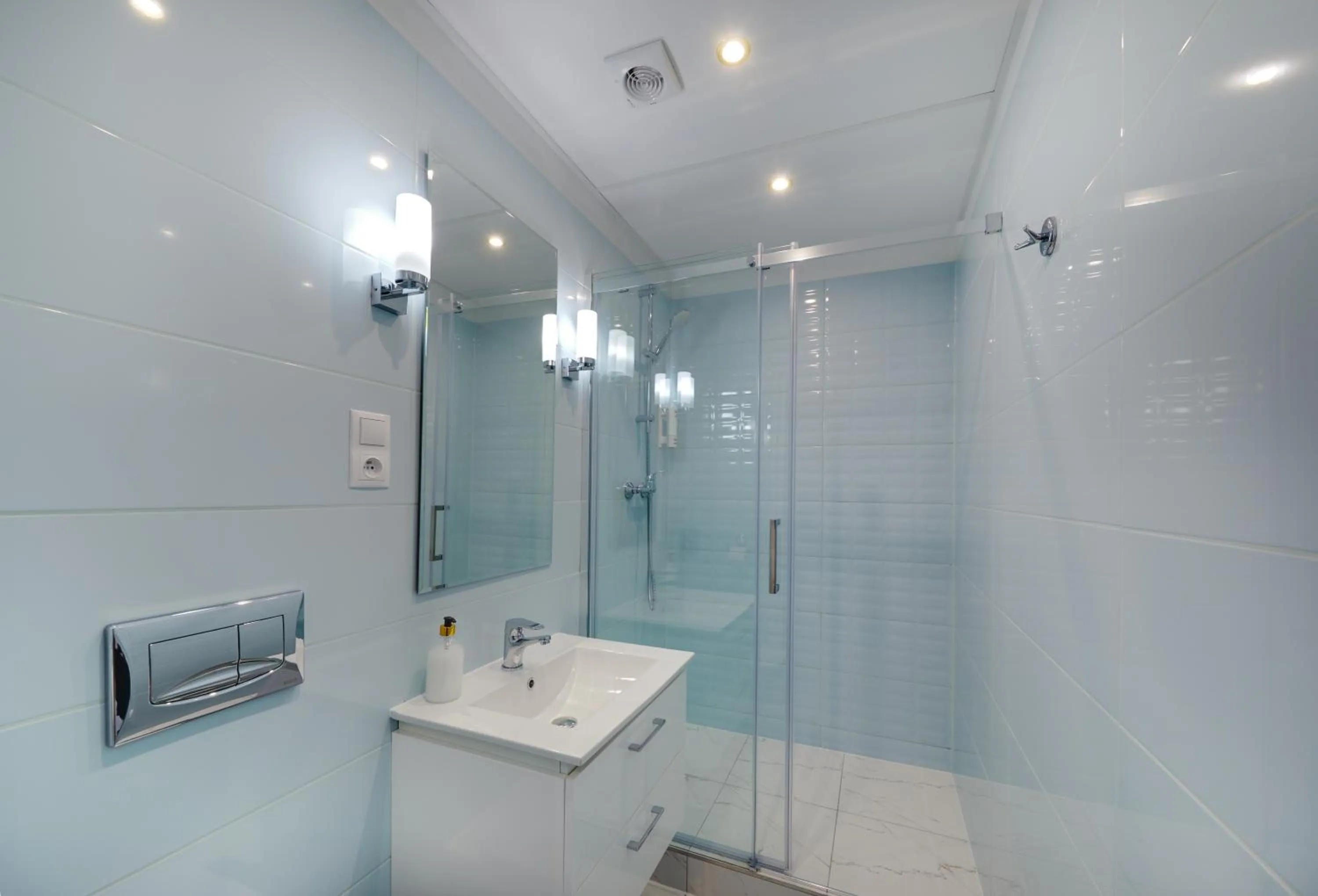 Jagiellonska 3 ApartHotel - Duze przestronne pokoje, centrum miasta, szybkie WiFi