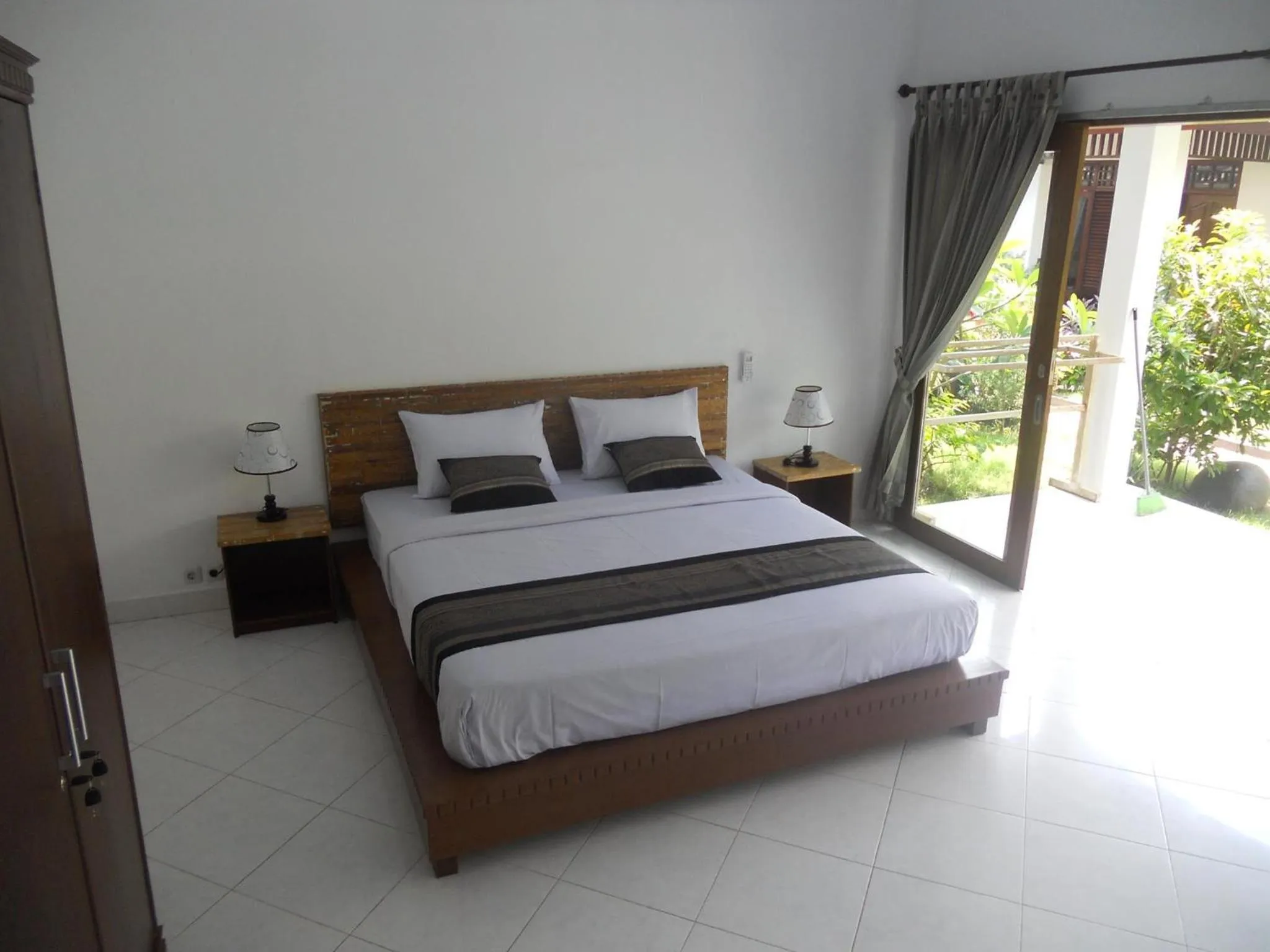 Bed in Gili Smile Bungalow