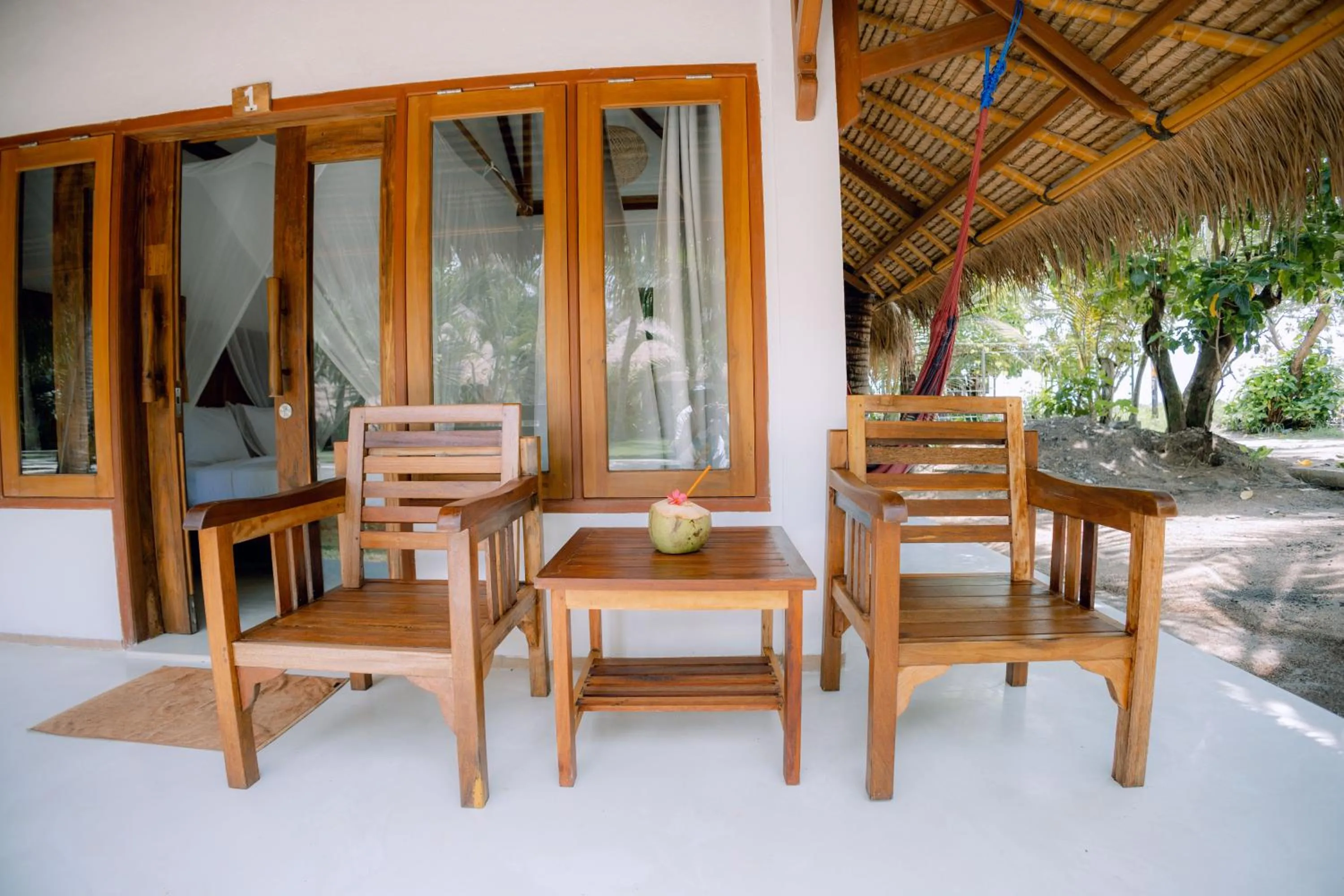 Island View Bar & Bungalow