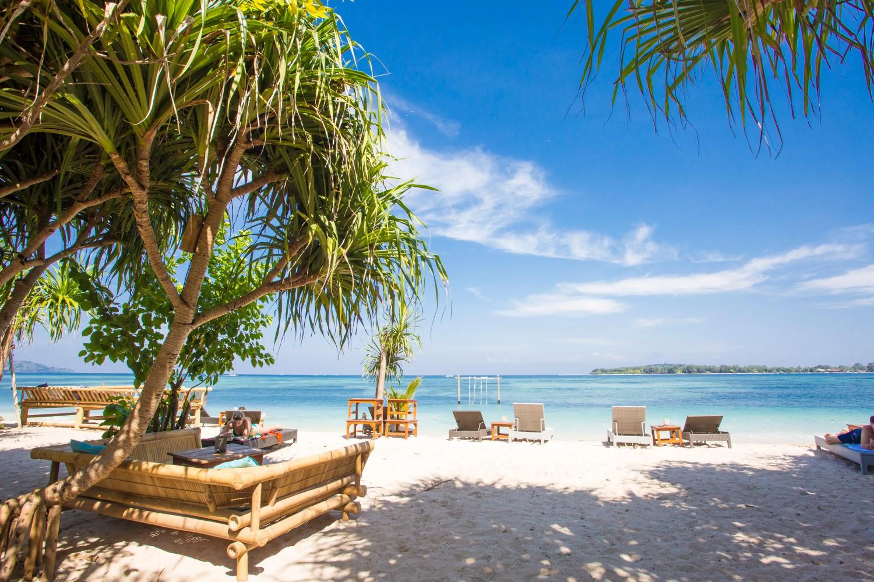 Island View Bar & Bungalow