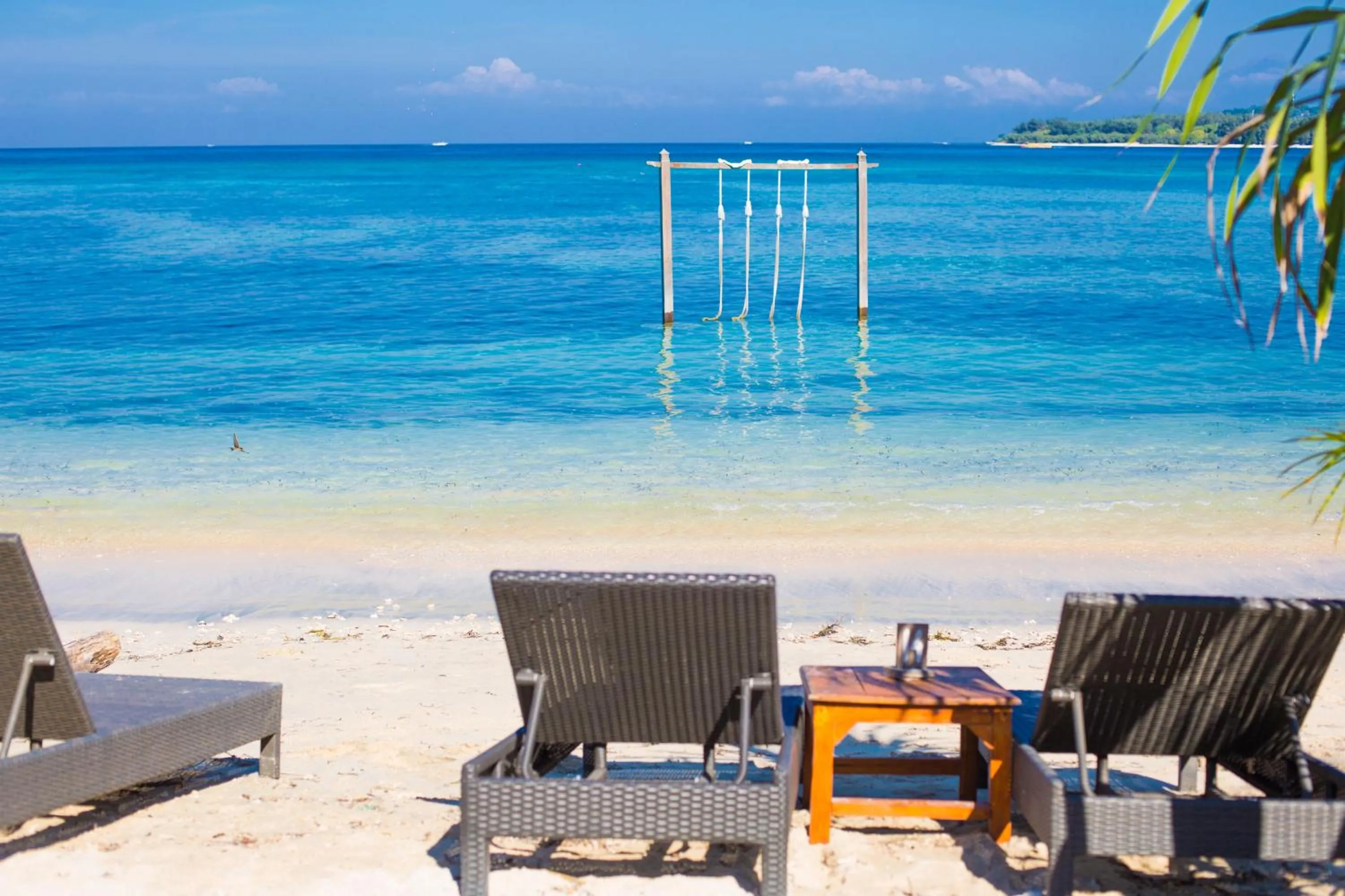 Island View Bar & Bungalow