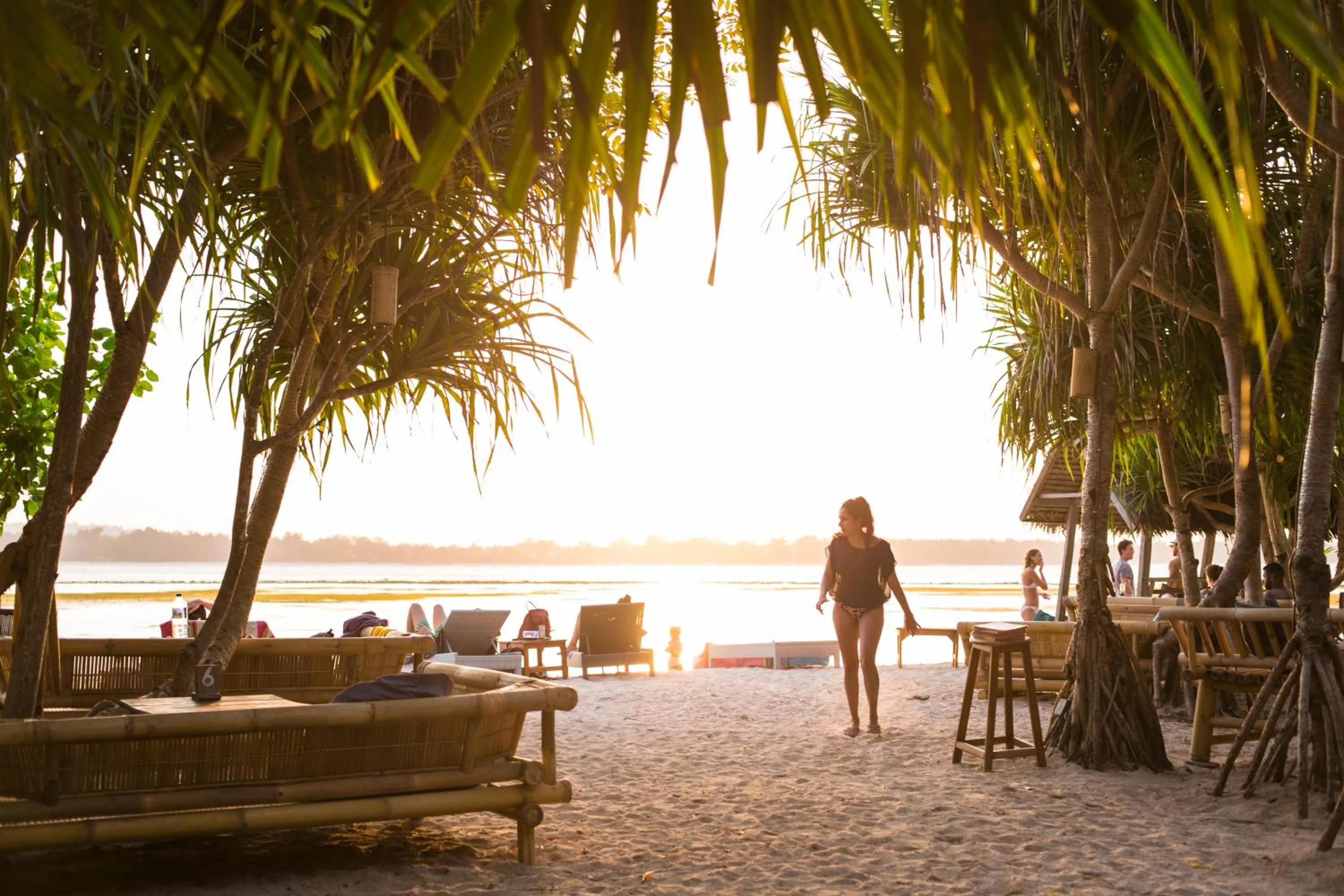 Island View Bar & Bungalow