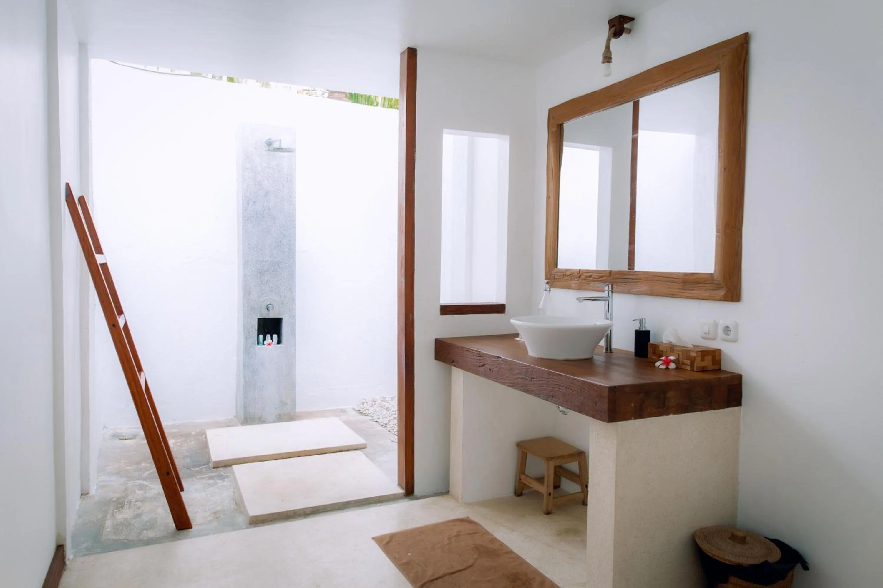 Island View Bar & Bungalow