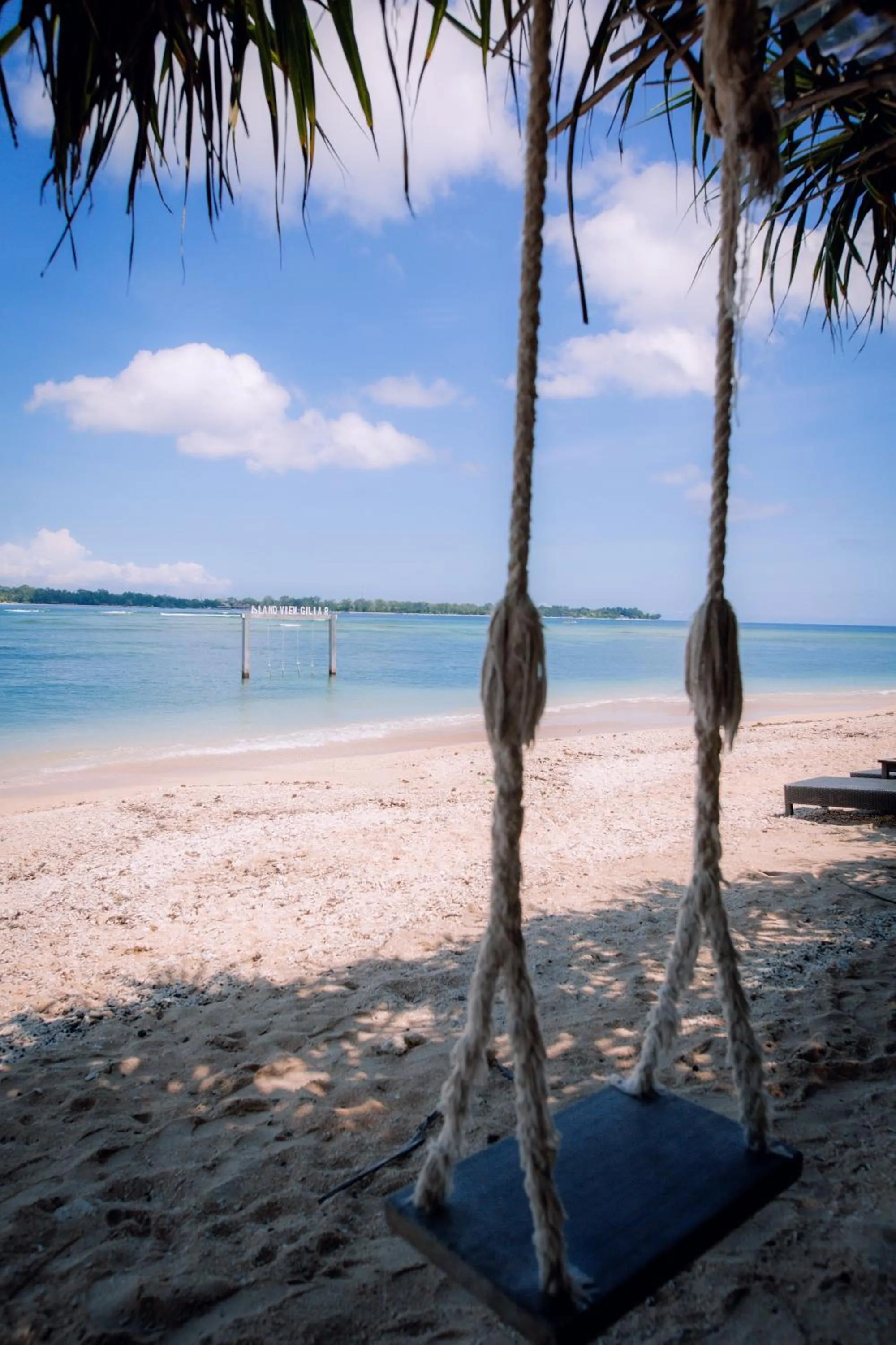 Island View Bar & Bungalow