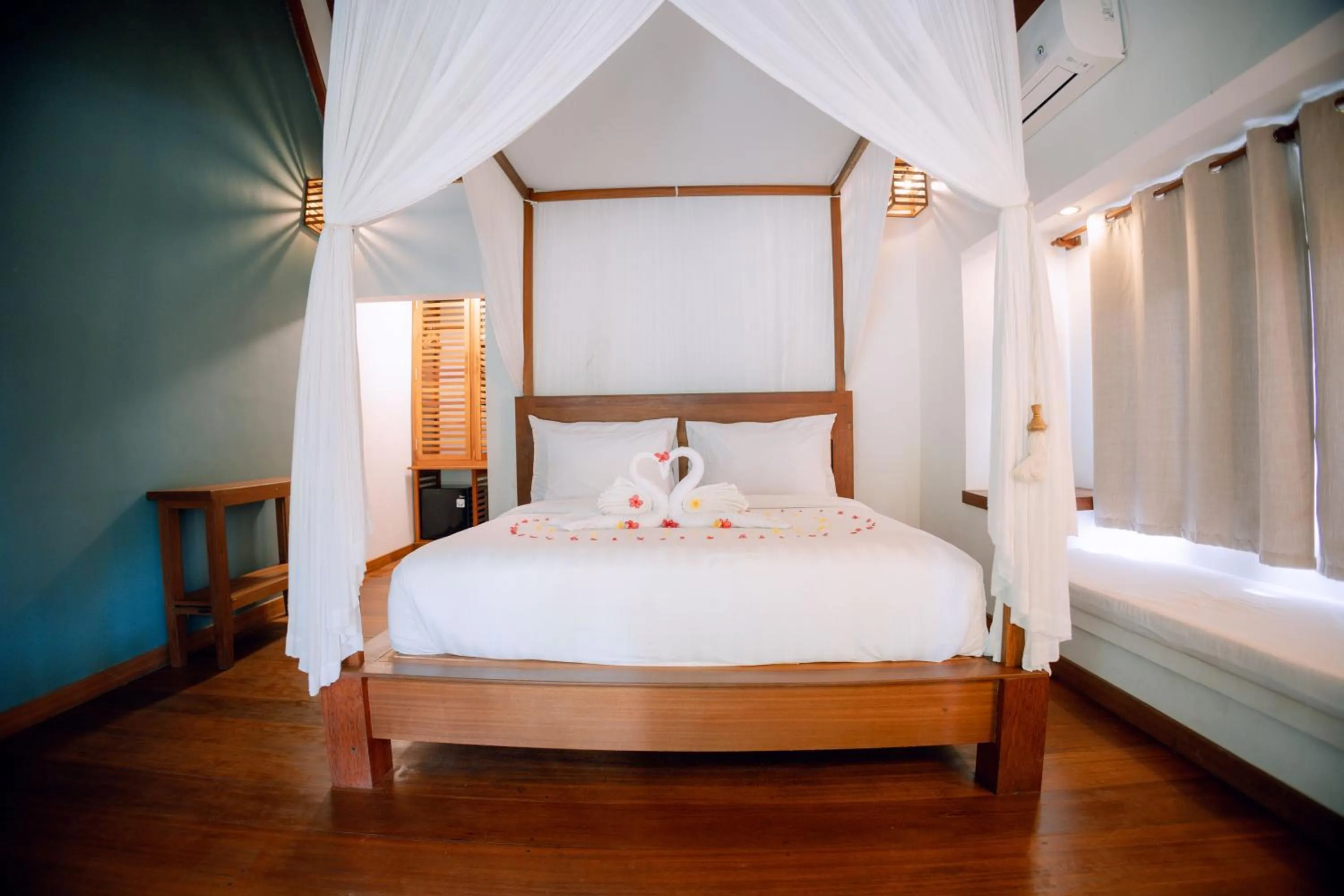 Bed in Island View Bar & Bungalow