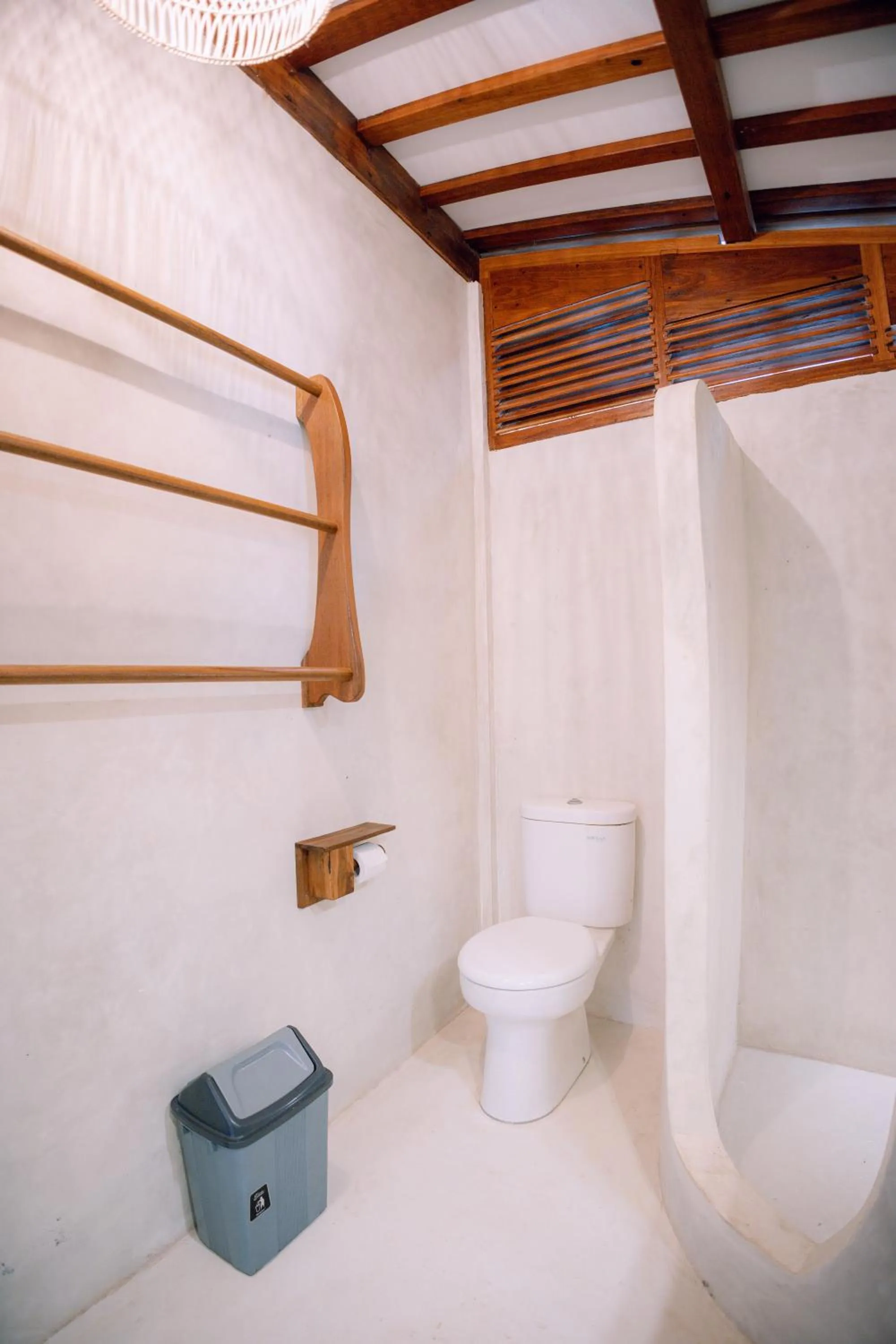 Island View Bar & Bungalow