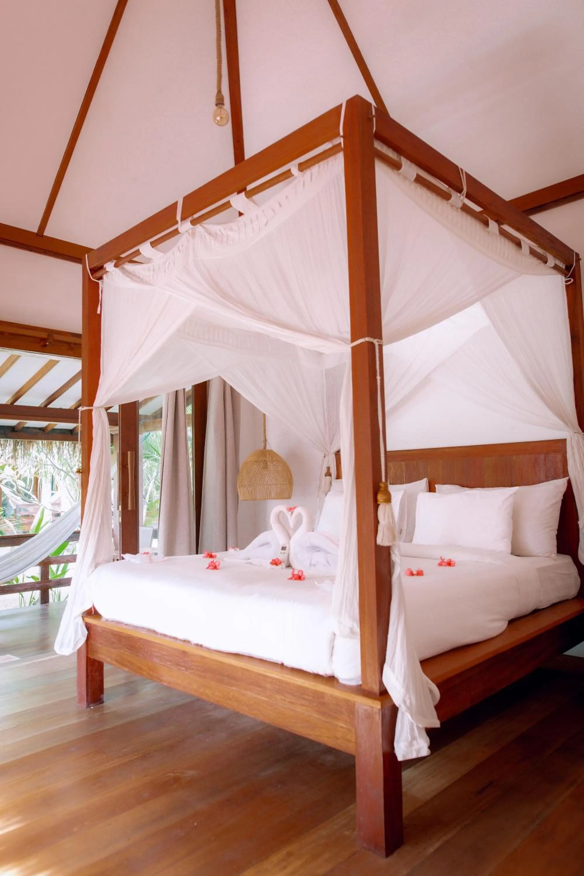 Bed in Island View Bar & Bungalow