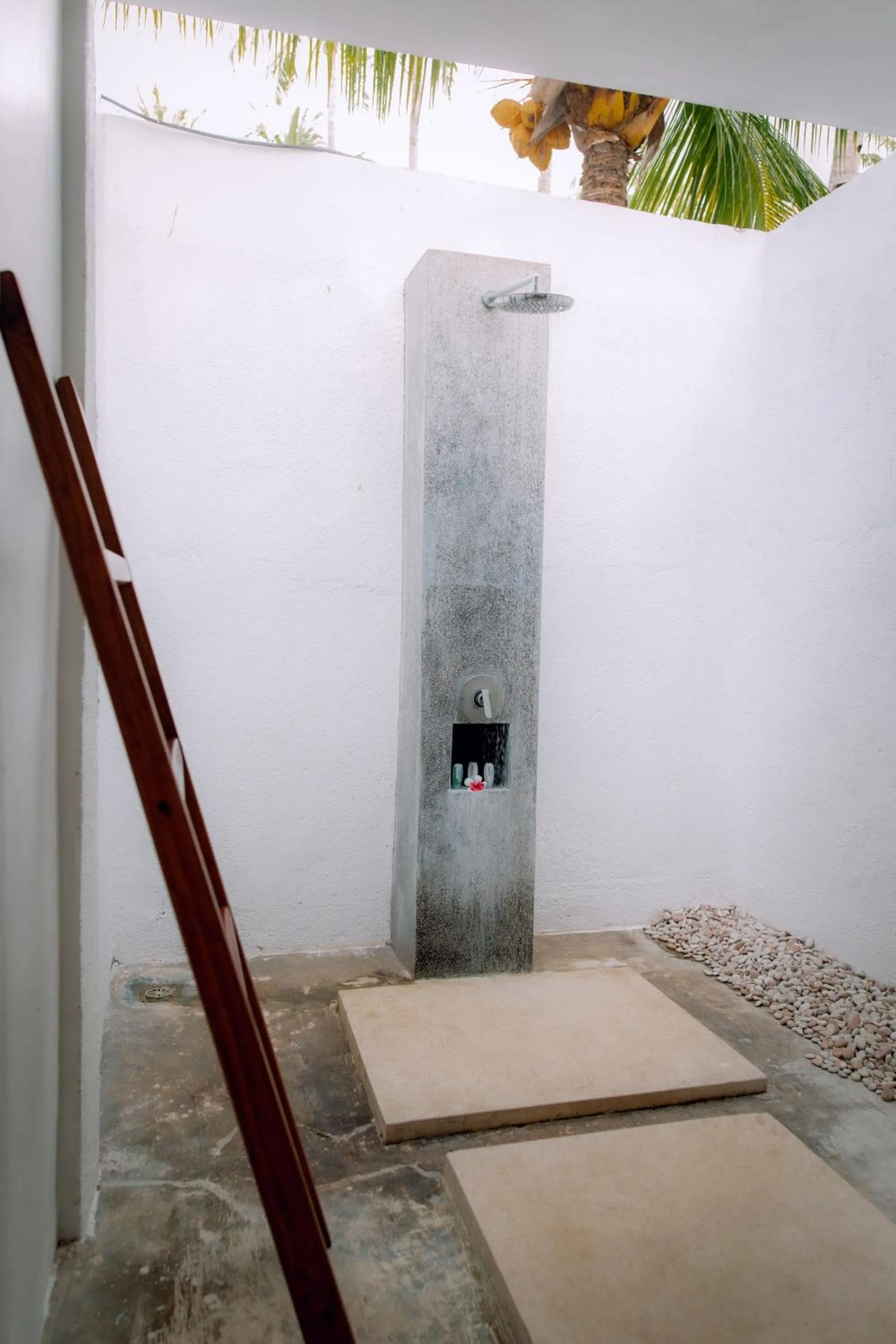 Island View Bar & Bungalow