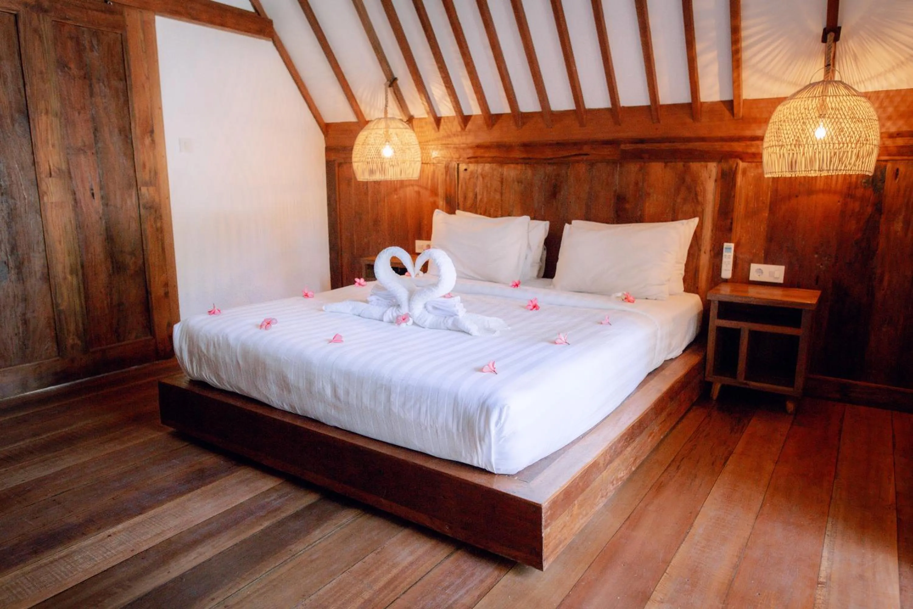 Bed in Island View Bar & Bungalow