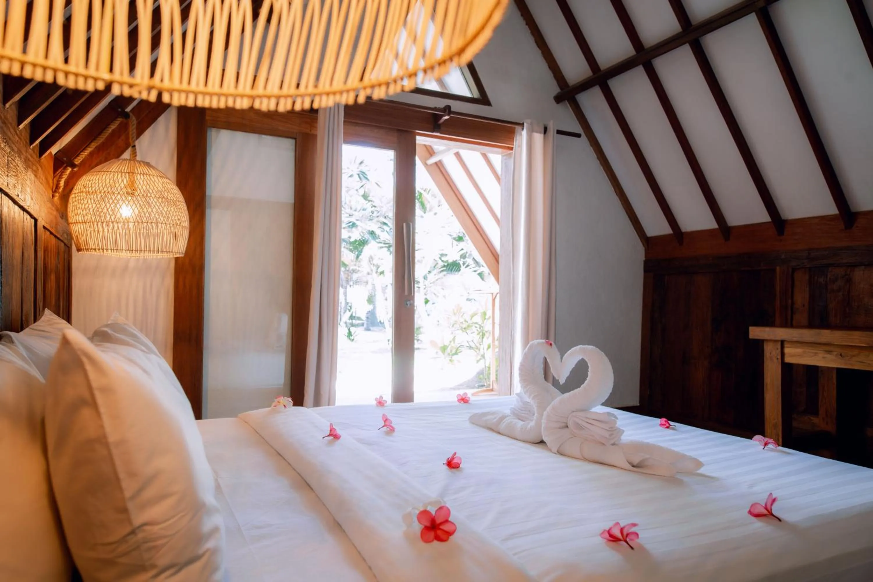 Bed in Island View Bar & Bungalow