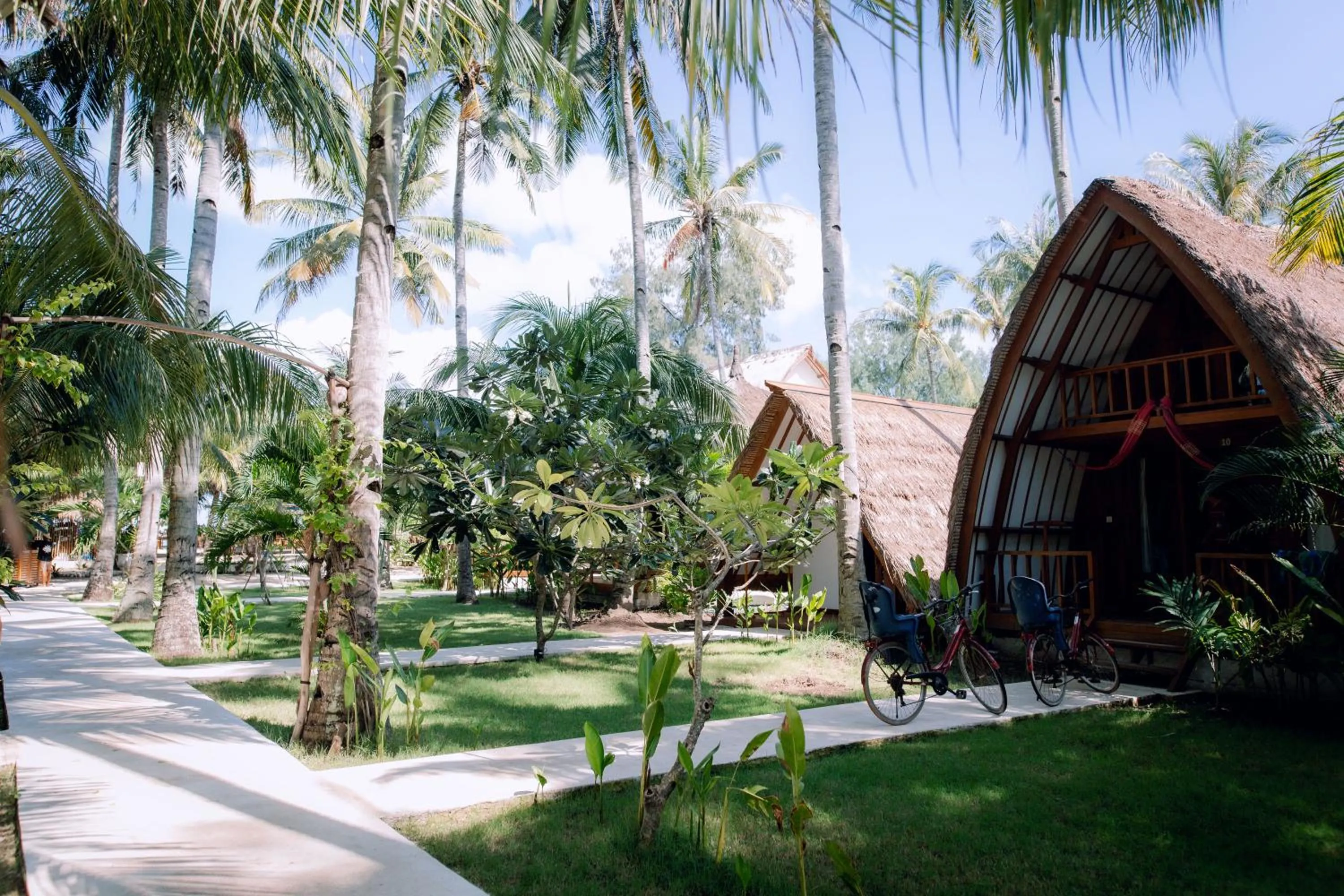 Island View Bar & Bungalow