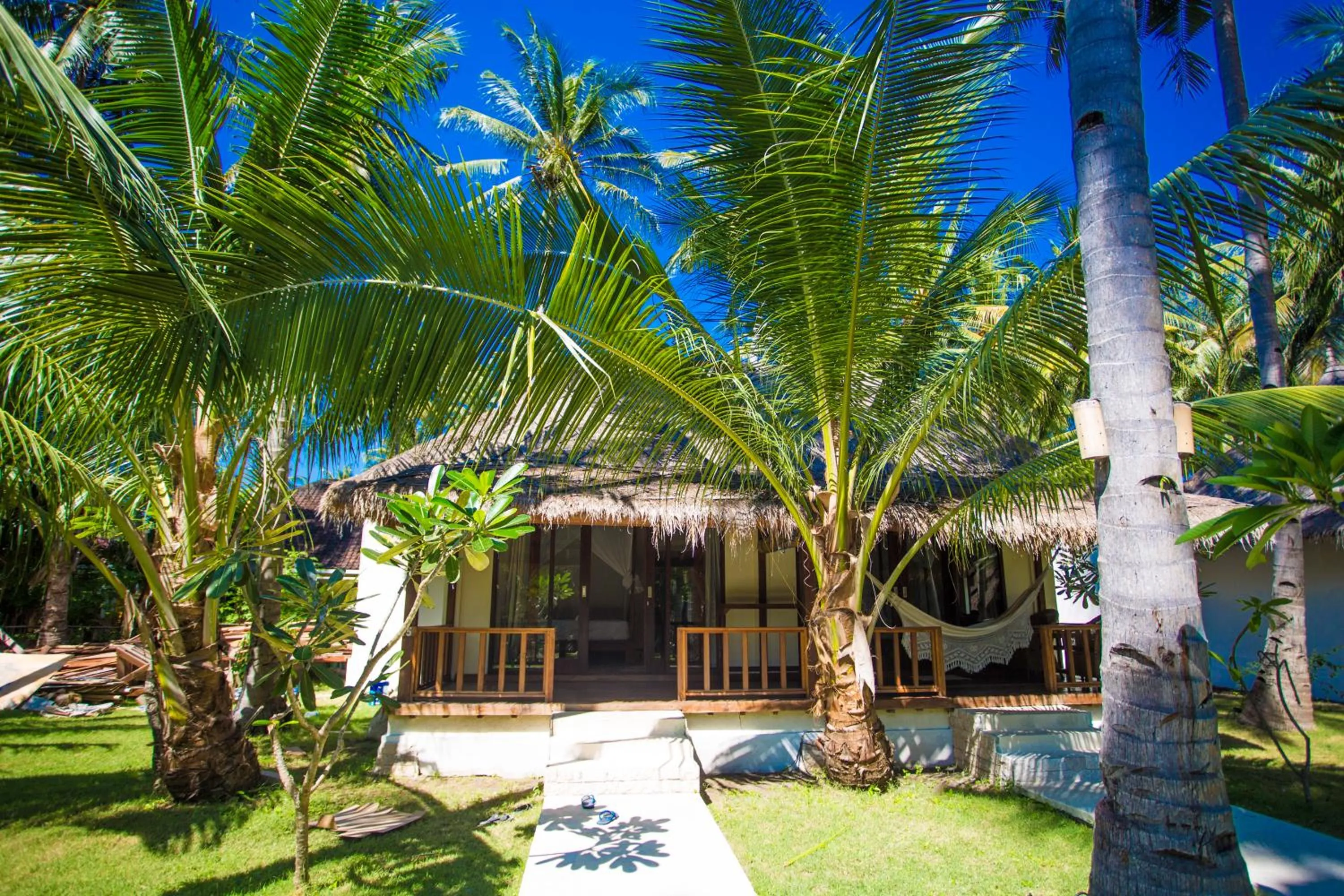 Property building in Island View Bar & Bungalow