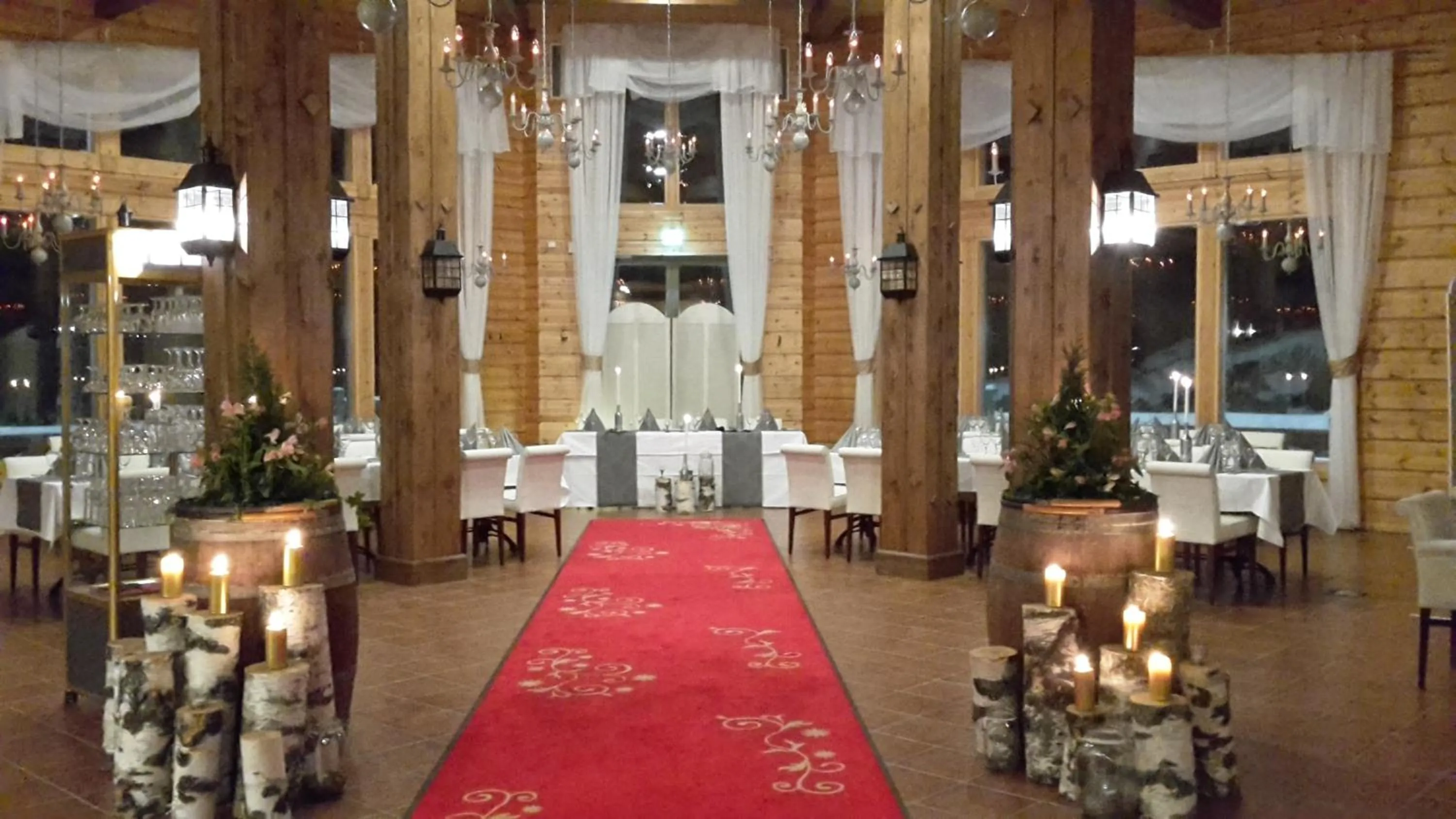 Restaurant/places to eat in Holiday Village Tahko-Tours