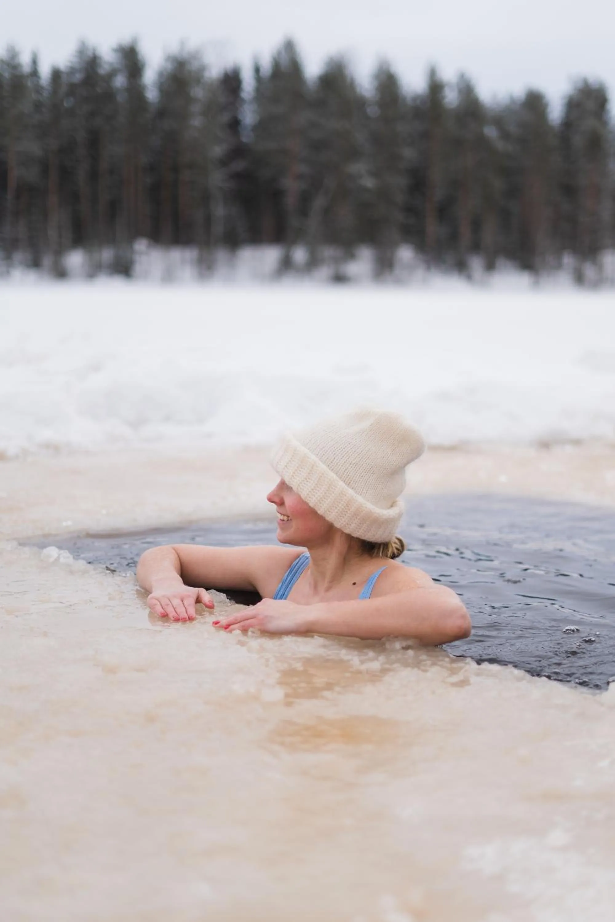 Winter in Holiday Village Tahko-Tours