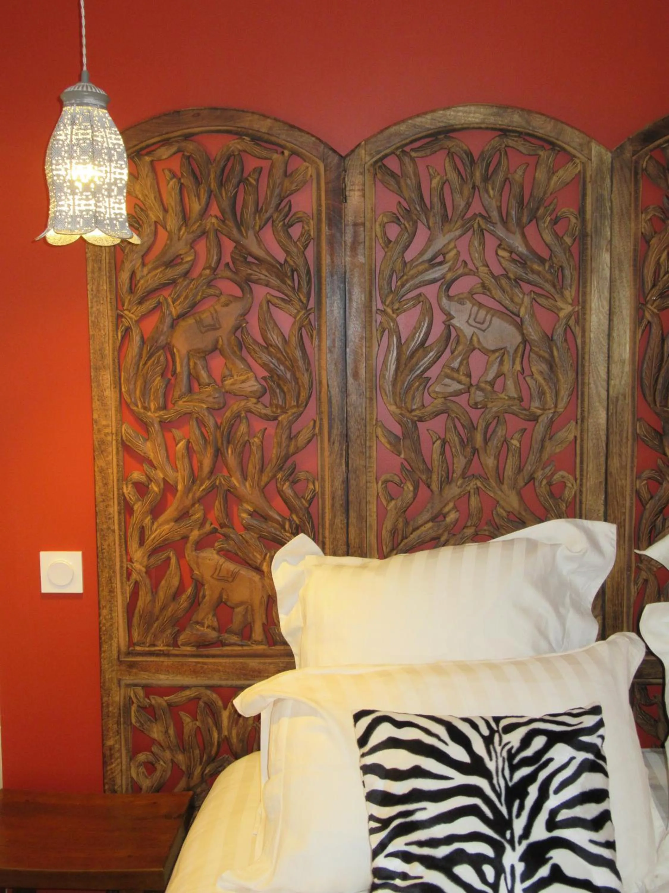 Decorative detail, Bed in La chenevière