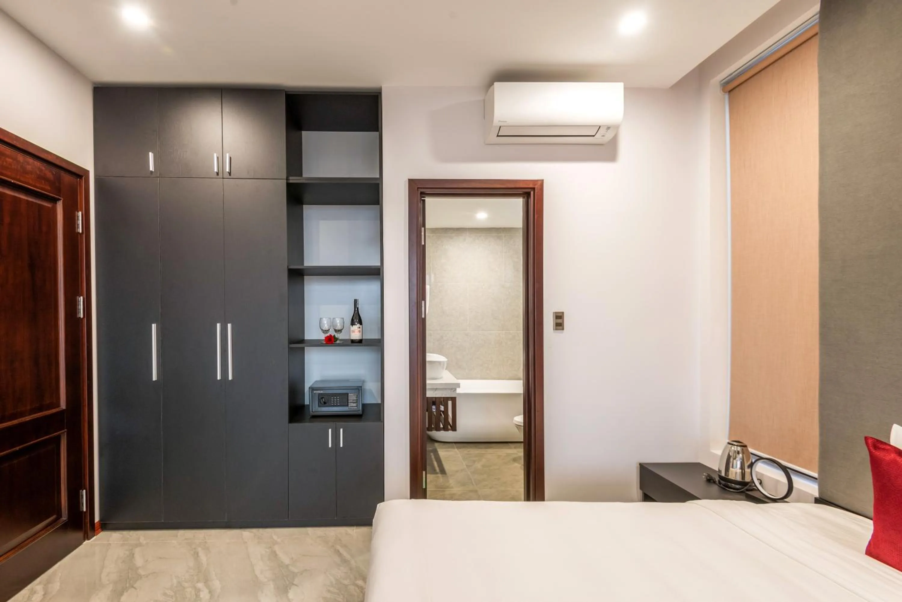 Toilet, Bed in Khong Cam Garden Villas