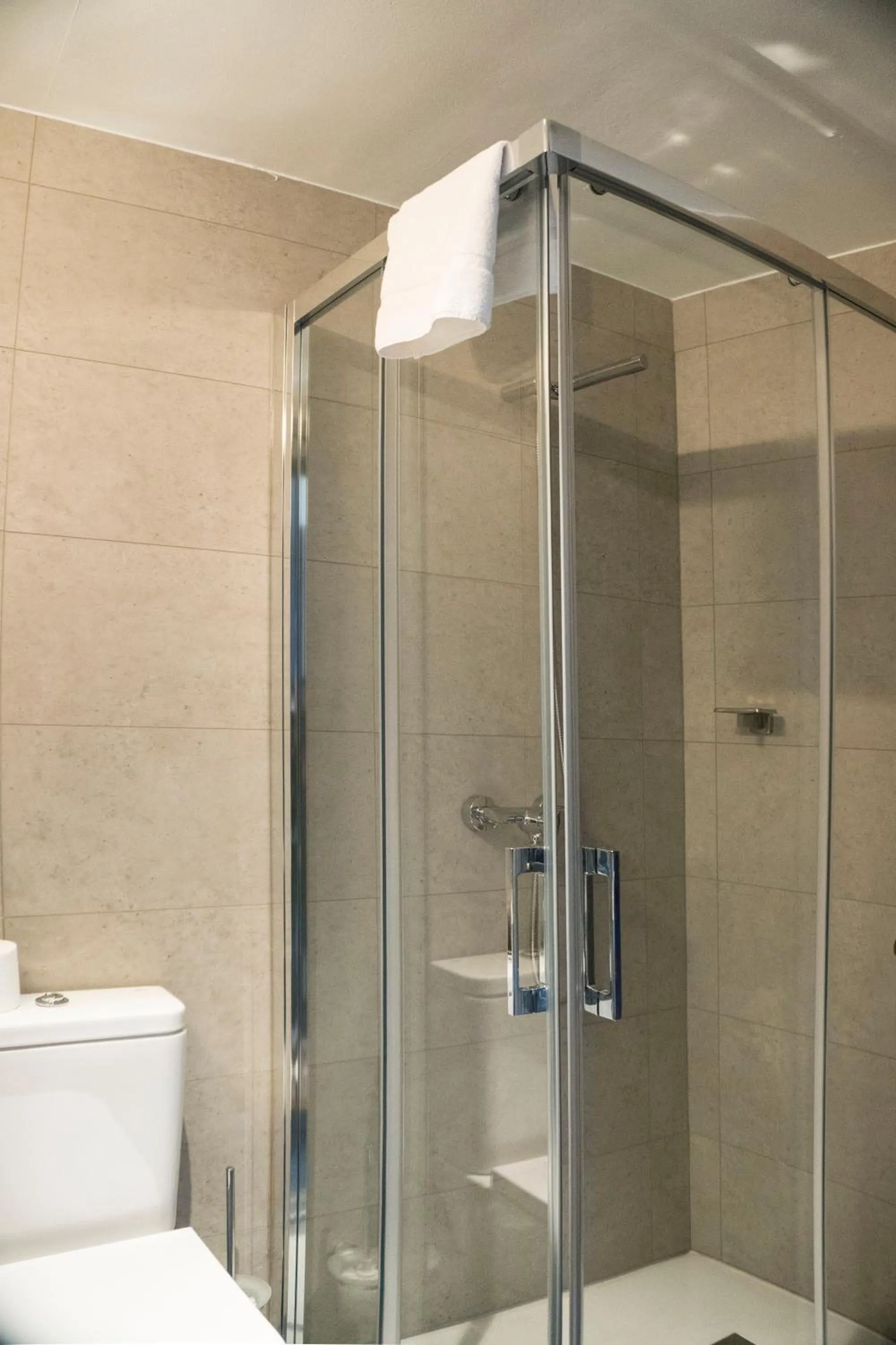 Shower in Hotel Alda Jolio Jaca