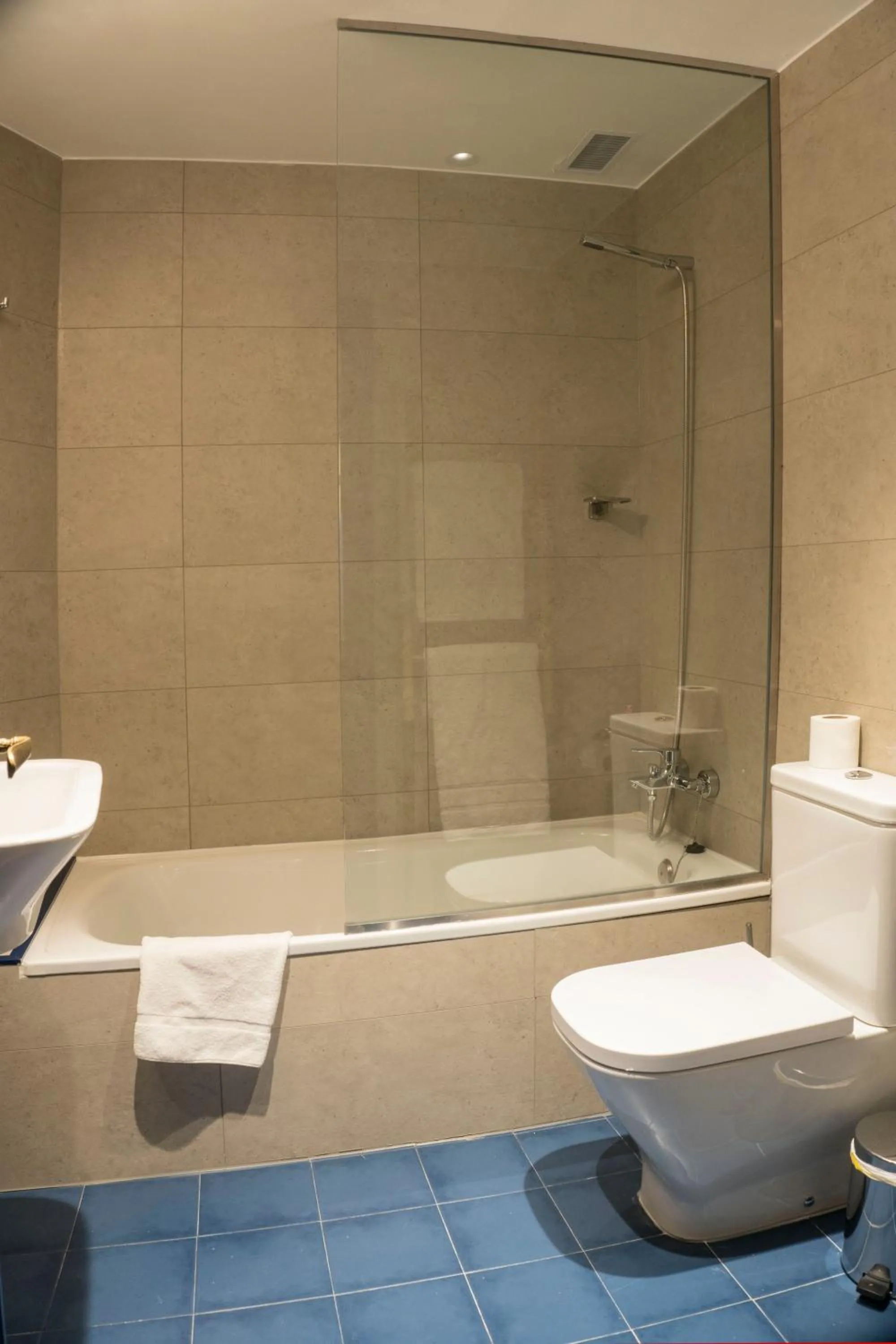 Bathroom in Hotel Alda Jolio Jaca