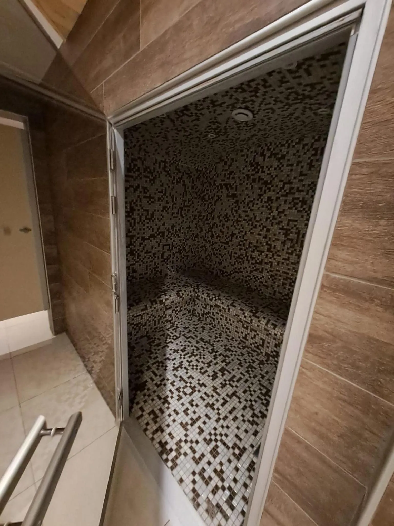 Steam room in Chalet des Neiges Oz en Oisans