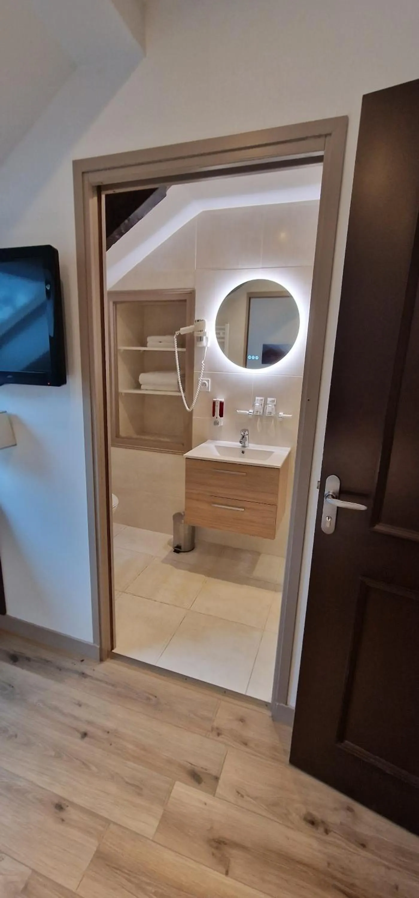 Bathroom in Hotel le Bellevue